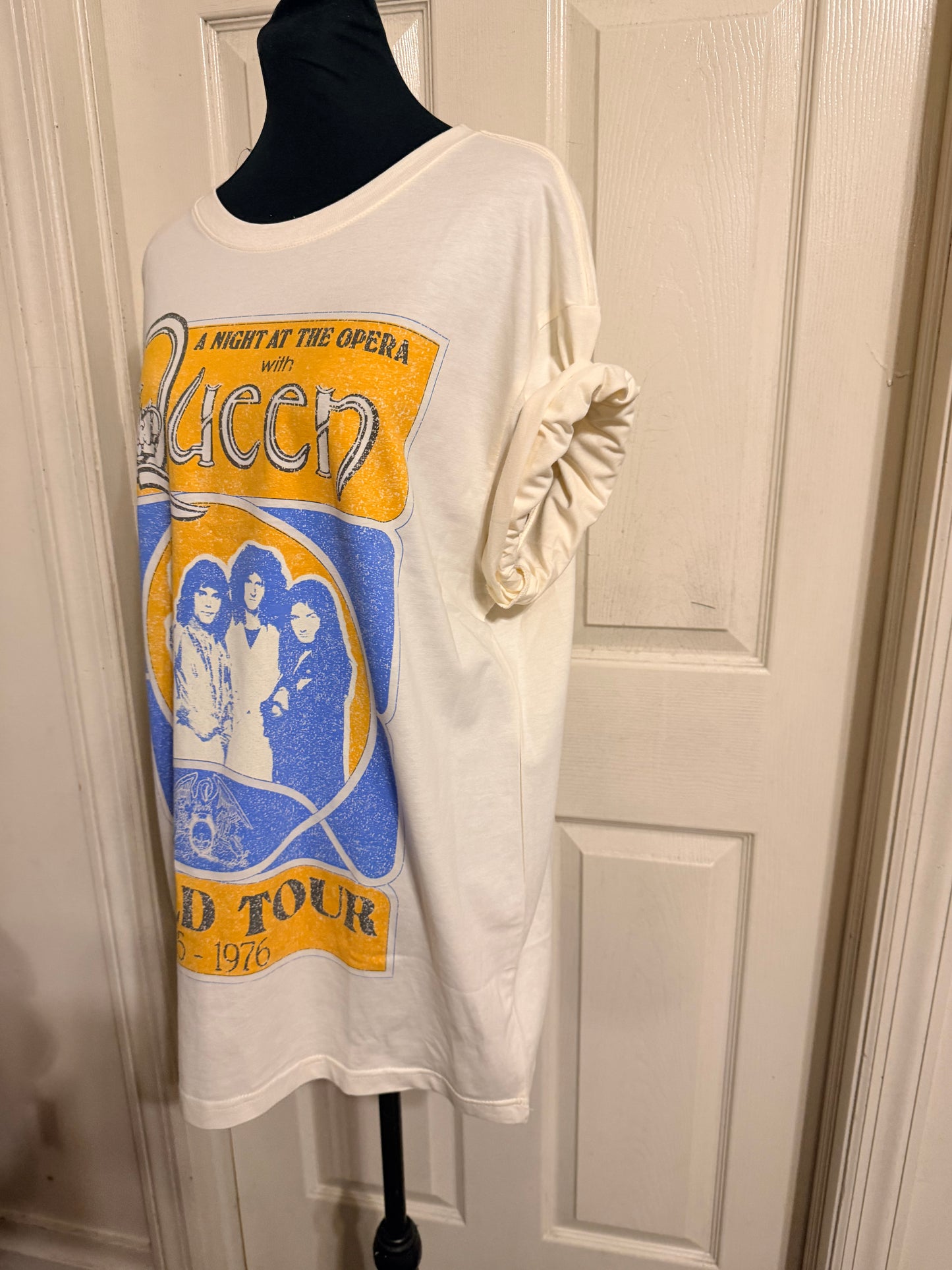 Queen Oversized Distressed Tee