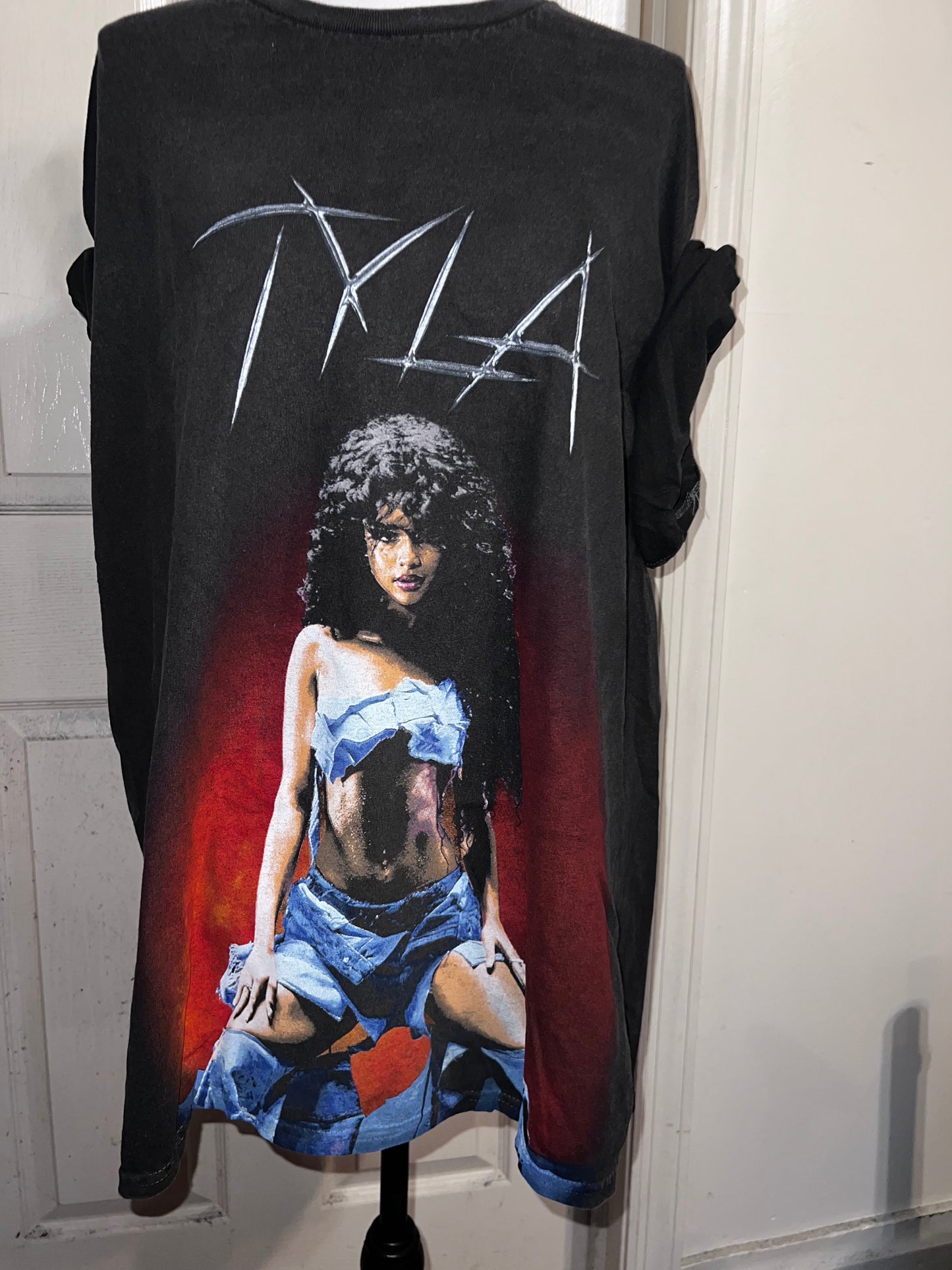 Tyla Oversized Disyressed Tee