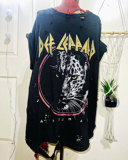 Def Leppard Animal Oversized Tee