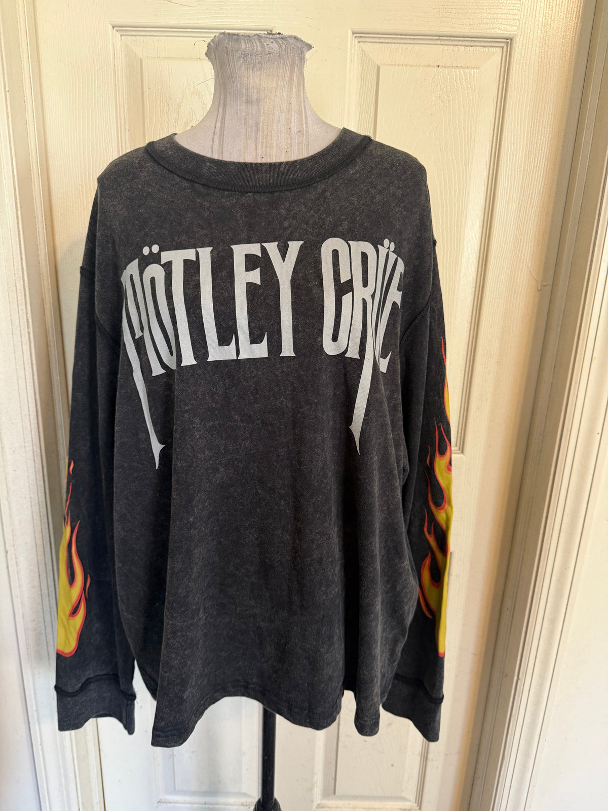 Motley Crue Oversized Long Sleeve Tee