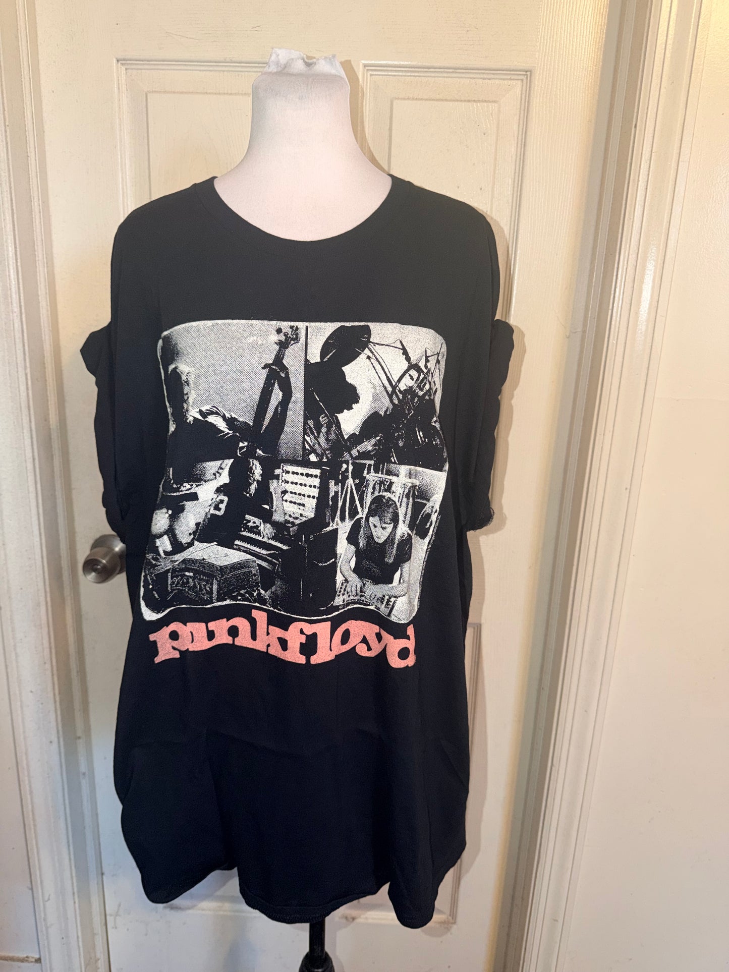 Pink Floyd Oversized Distressed Tee