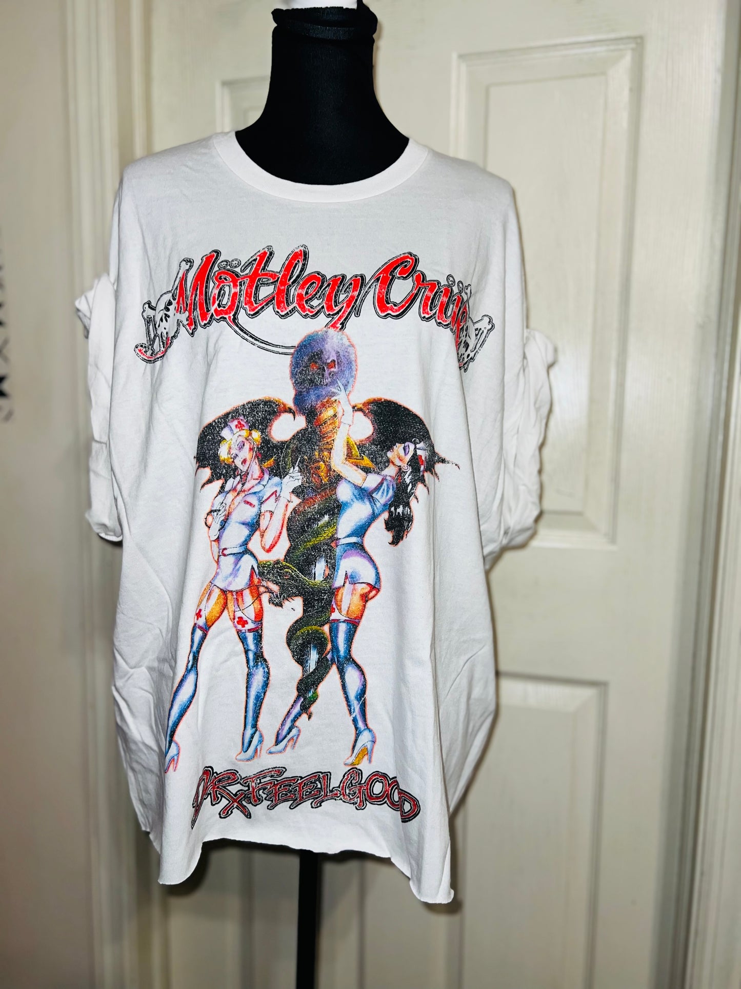 Mötley Crüe Oversized Distressed Tee