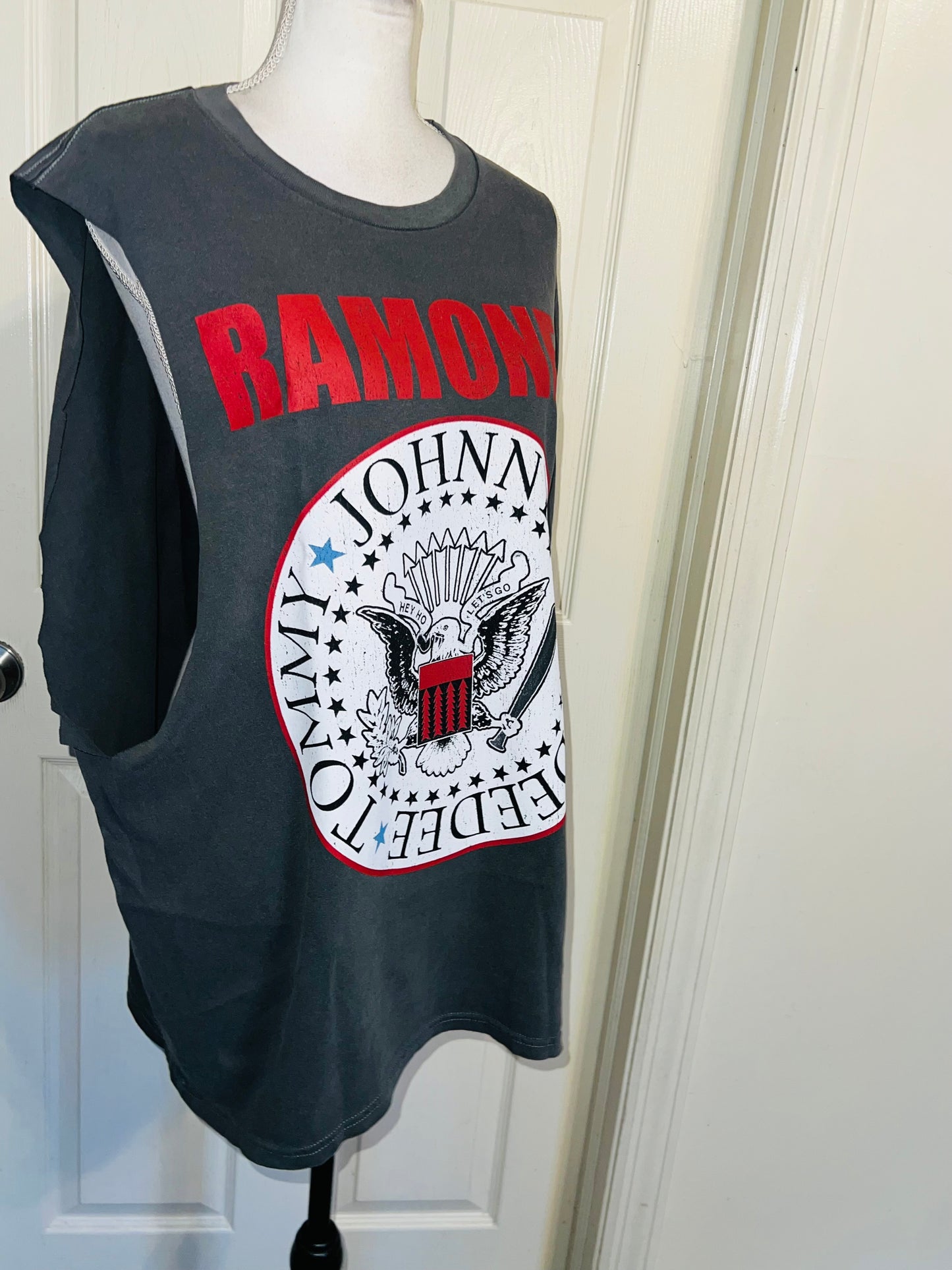 Ramones Oversized Double Oversized Distressed Tann