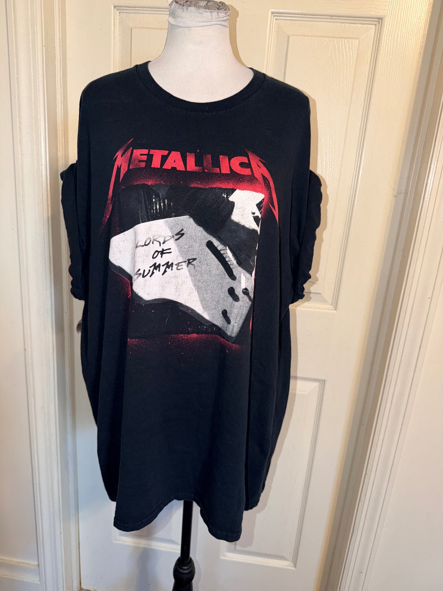Metallica Oversized Distressed Tee