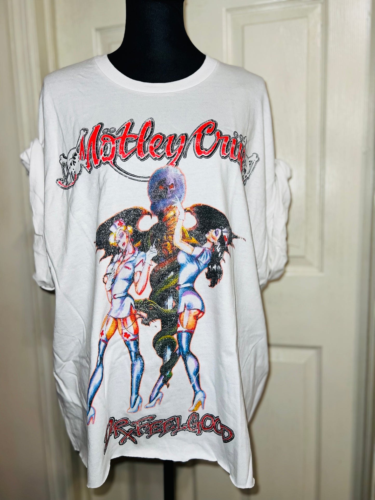 Mötley Crüe Oversized Distressed Tee