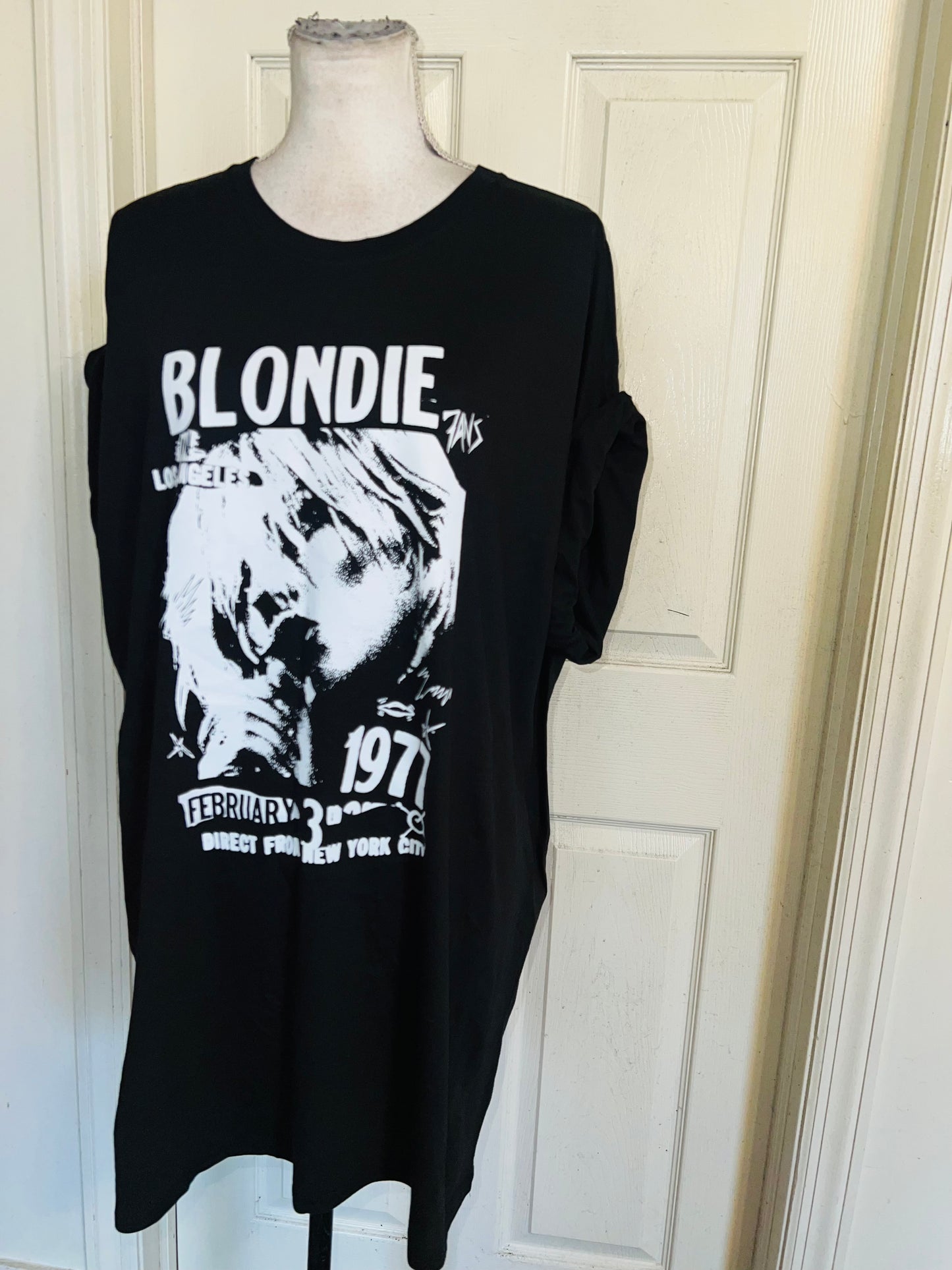 Blondie Oversized Distressed Tee