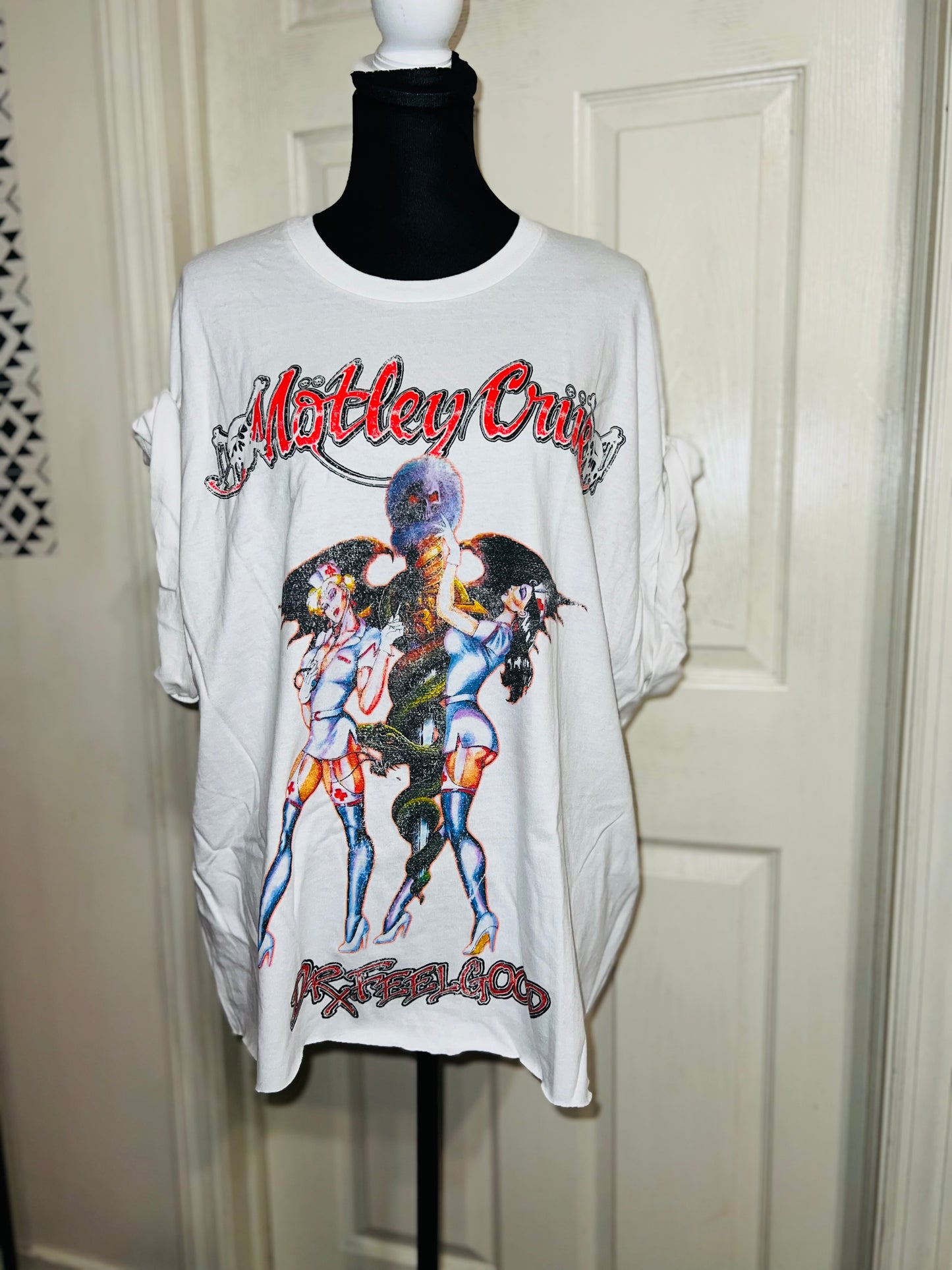 Mötley Crüe Oversized Distressed Tee