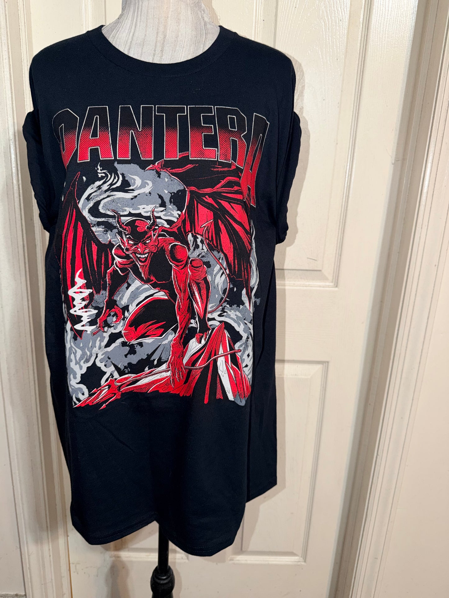 Pantera Oversized Distressed Tee