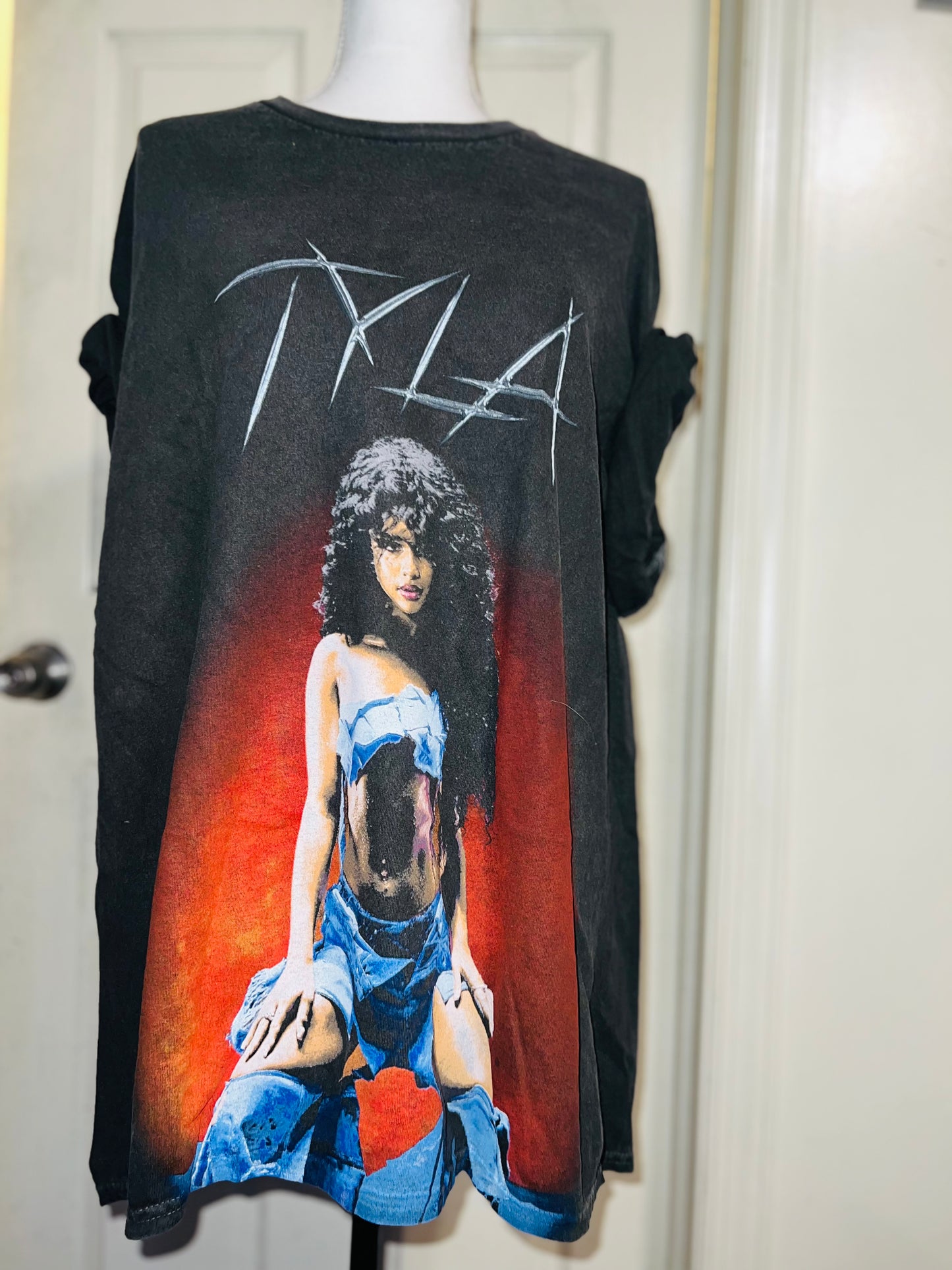 Tyla Oversized Disyressed Tee