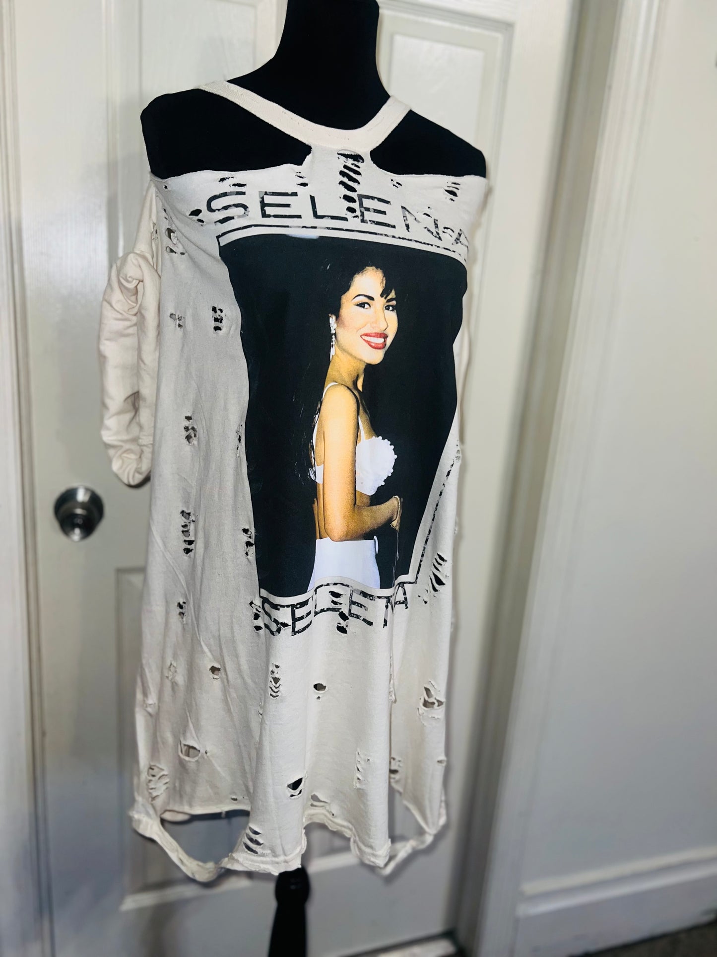 Selena Oversized Distressed Tee