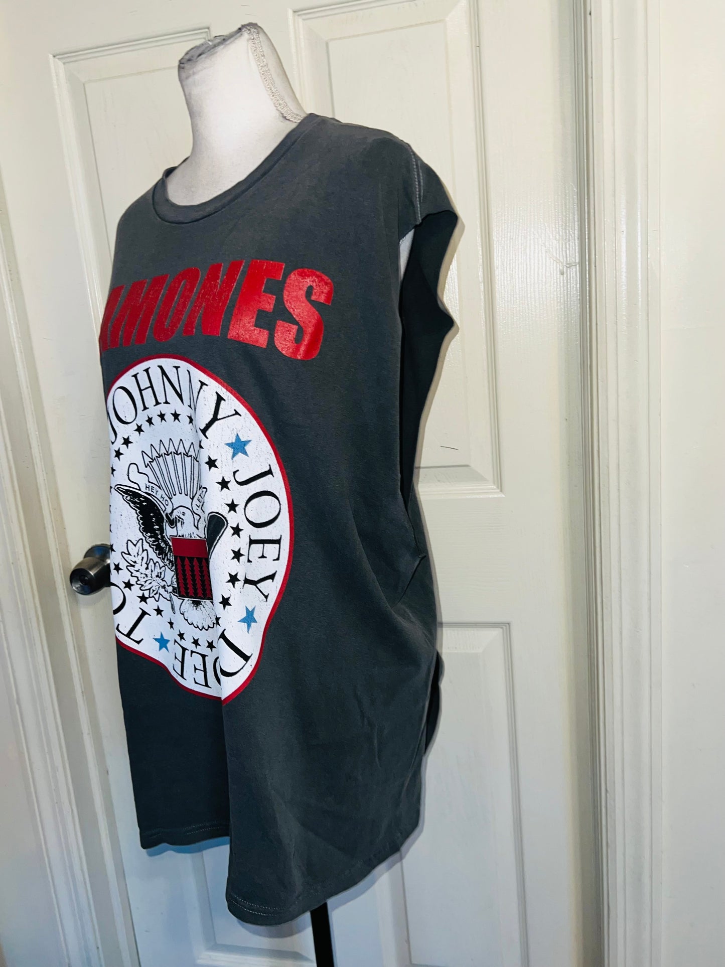 Ramones Oversized Double Oversized Distressed Tann