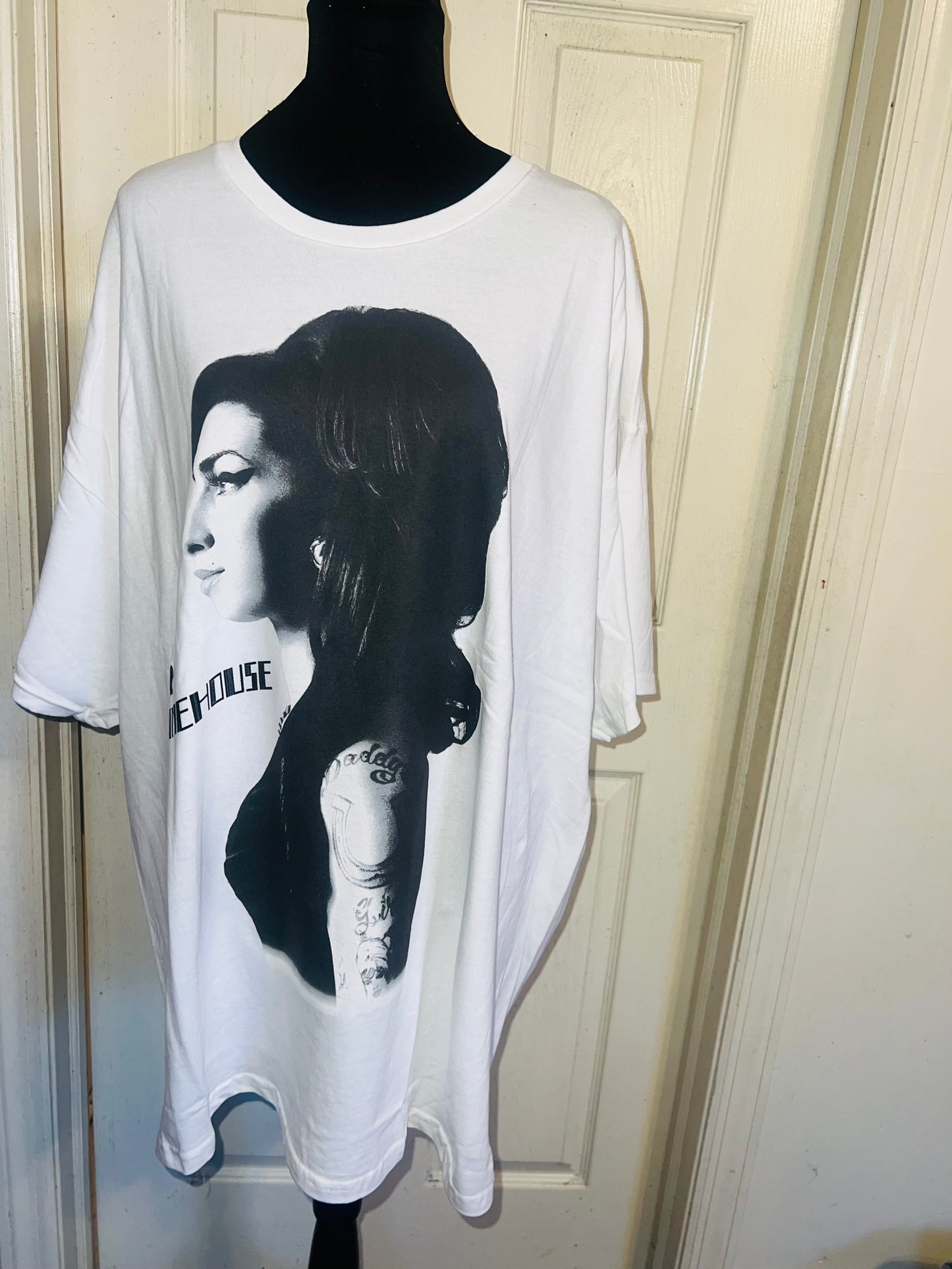 Amy Winehouse Oversized Distressed Tee