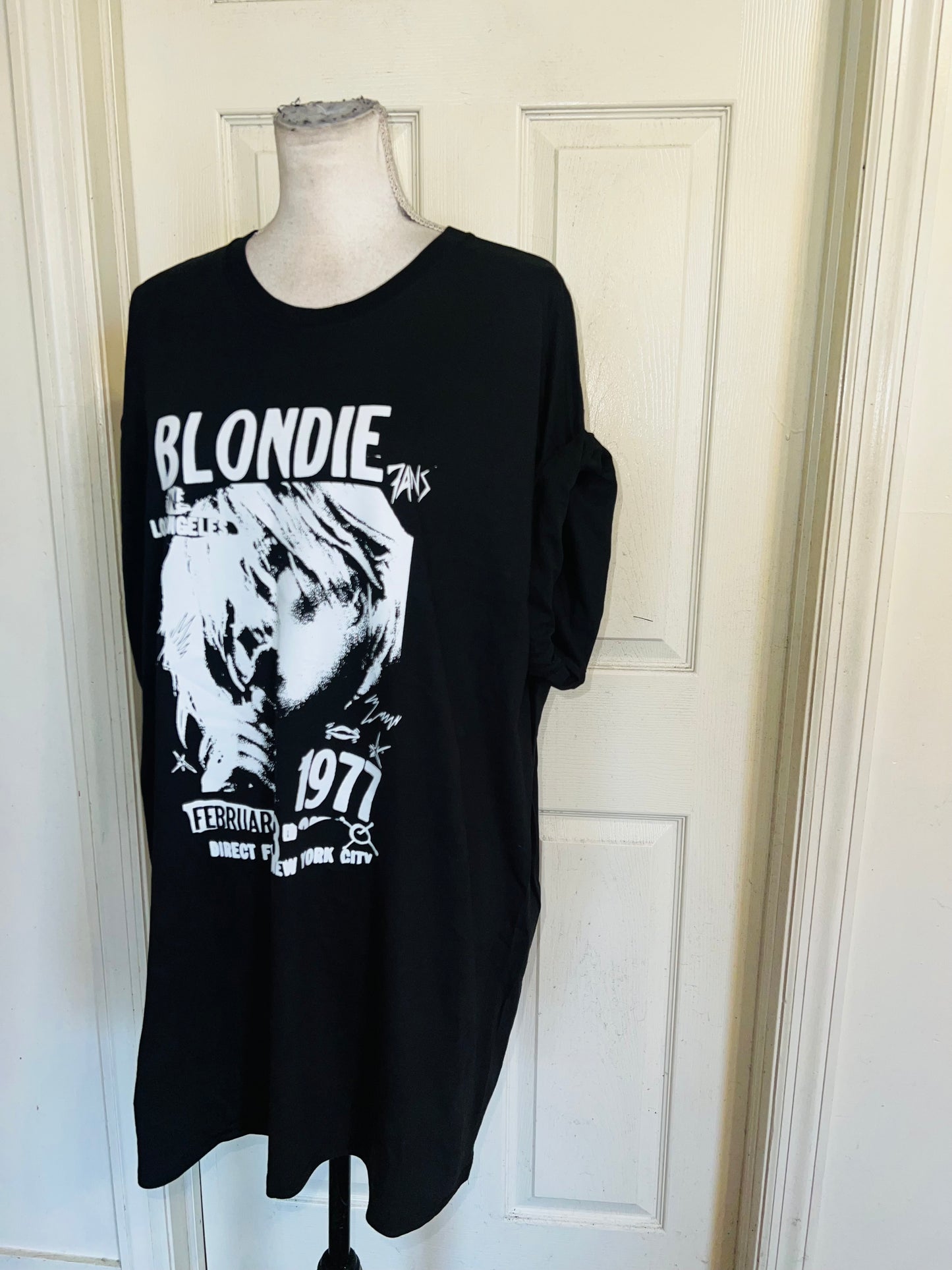 Blondie Oversized Distressed Tee