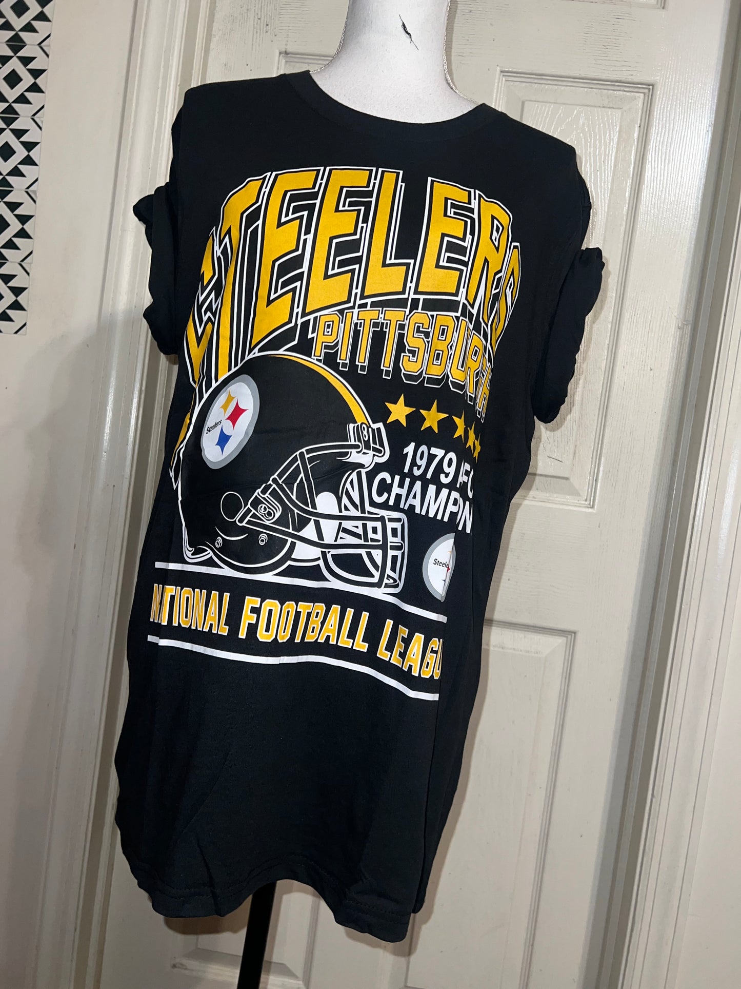 Pittsburgh Steelers Oversized Distressed Tee