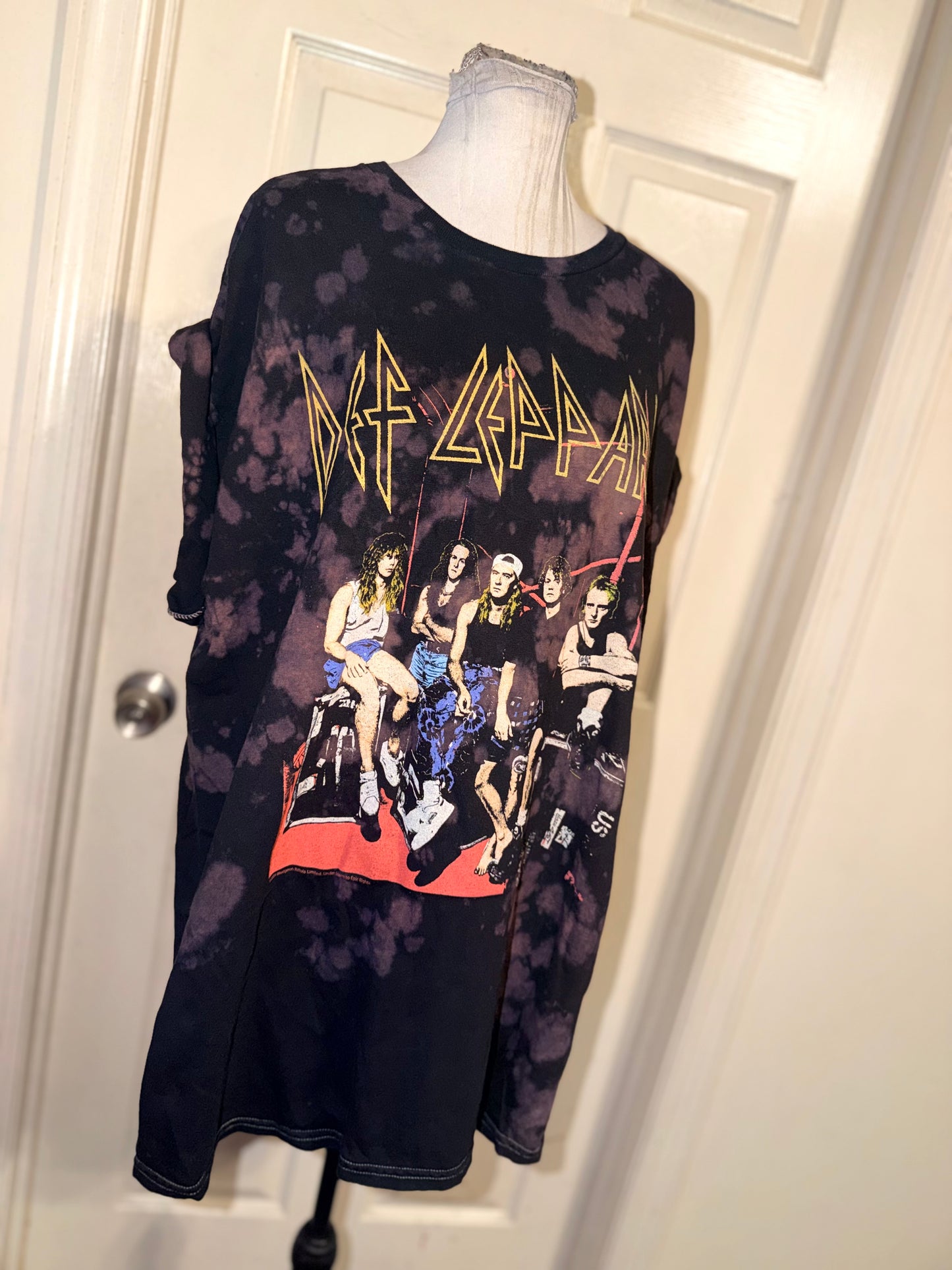 Def Leppard Oversized Tee