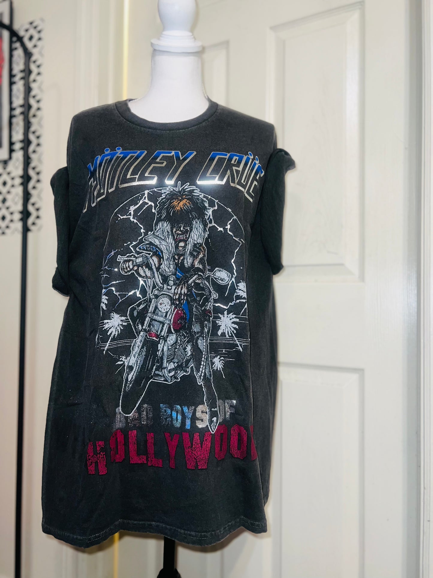 Motley Crue Oversized Distressed Tee