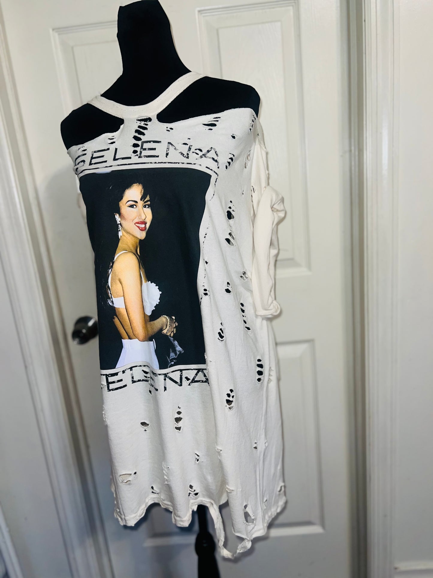 Selena Oversized Distressed Tee