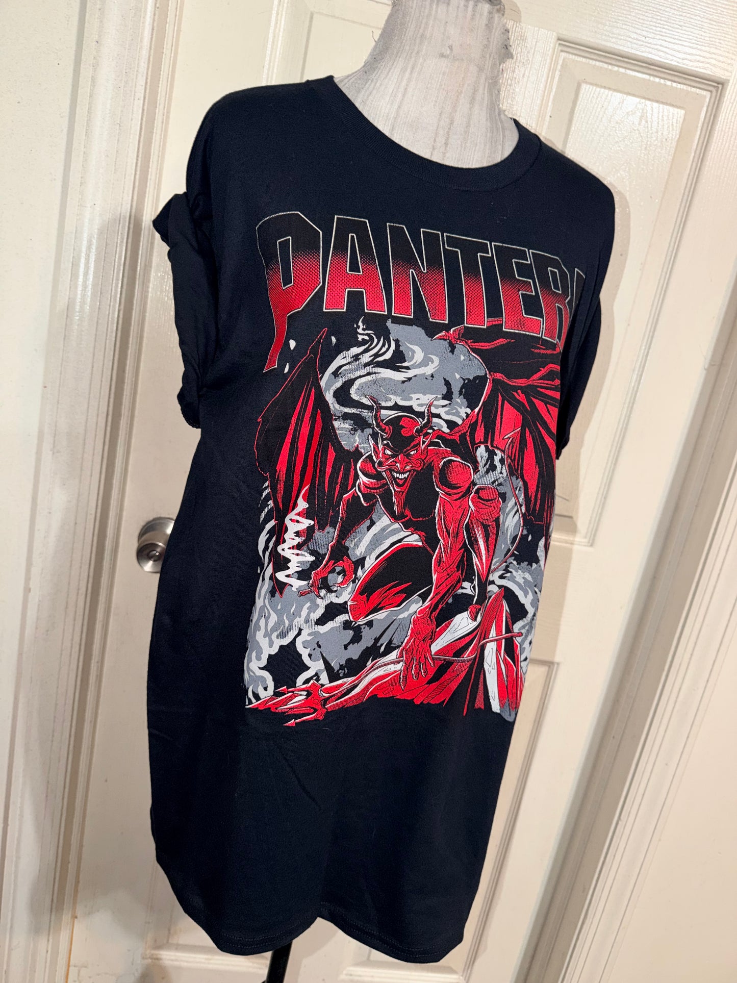 Pantera Oversized Distressed Tee