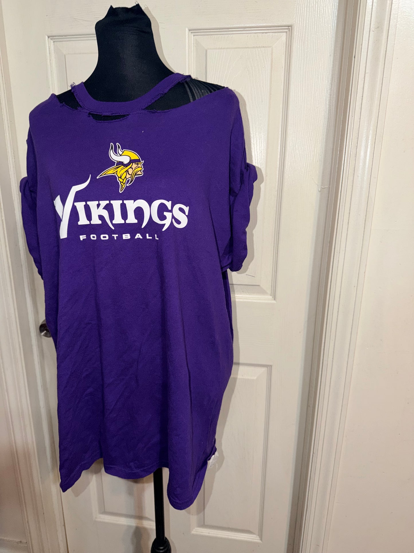 Minnesota Vikings Oversized Distressed Tee