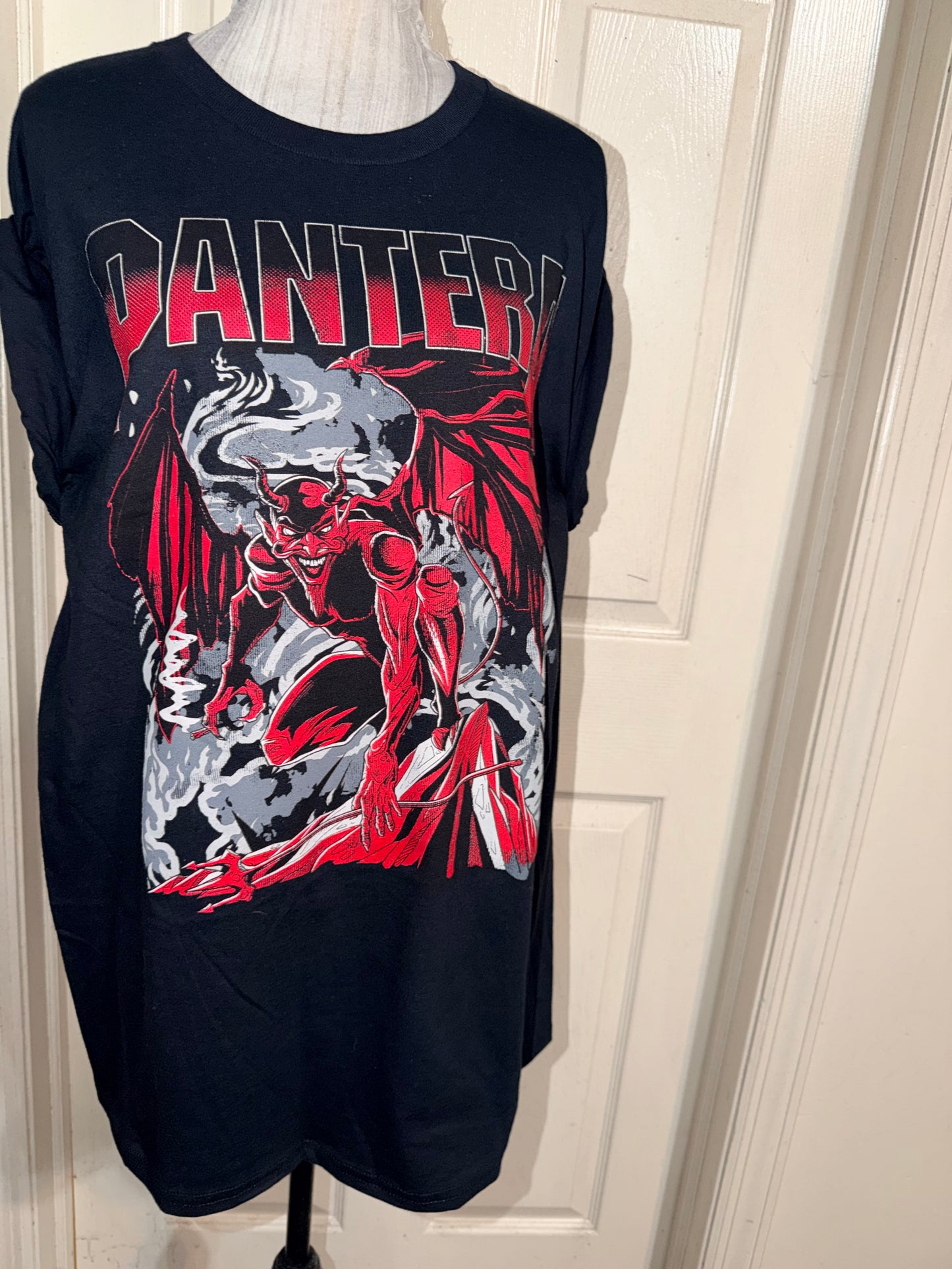 Pantera Oversized Distressed Tee