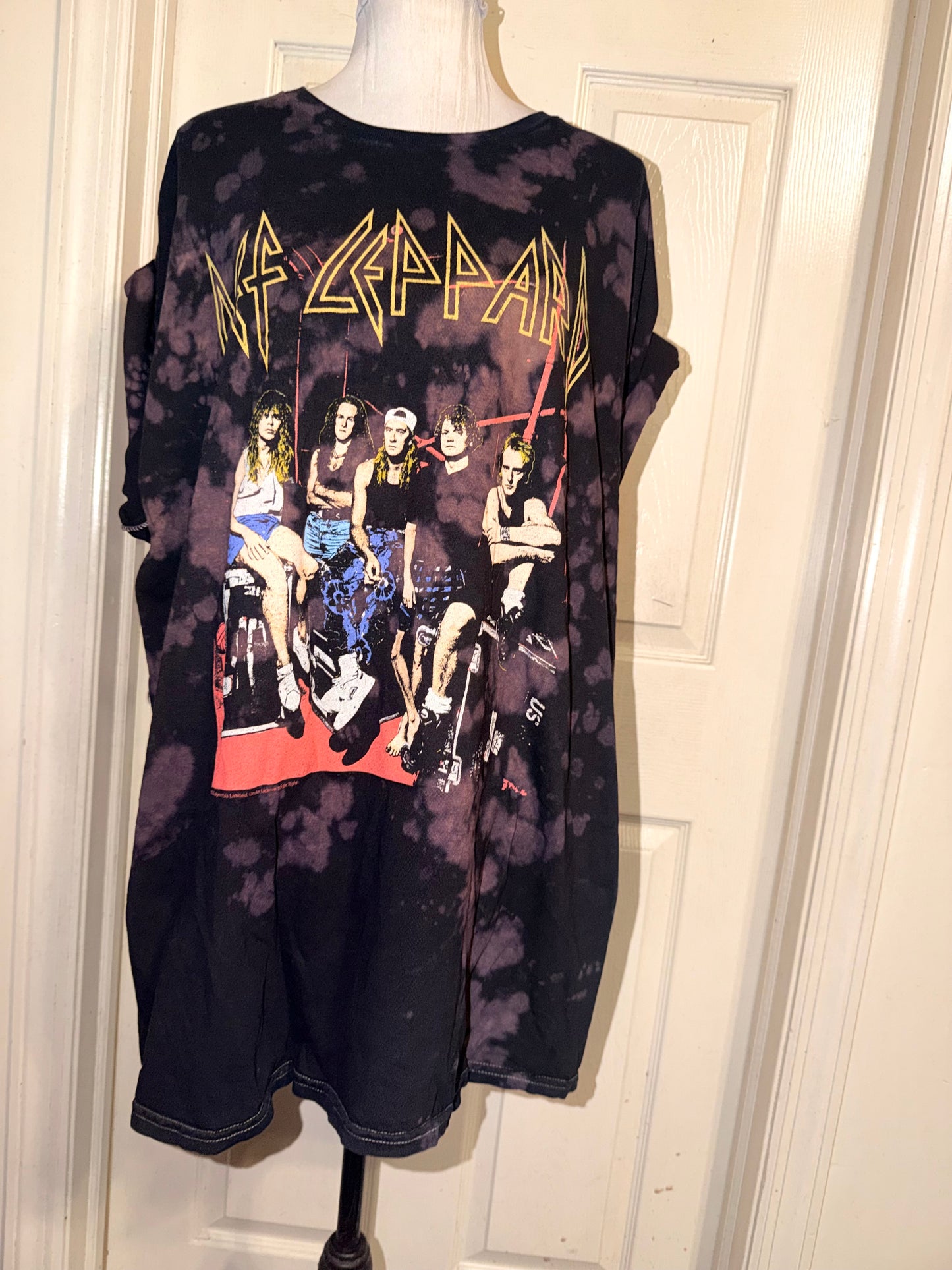 Def Leppard Oversized Tee