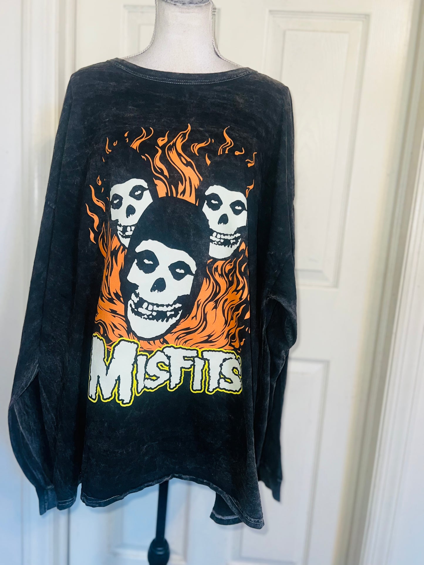Misfits Oversized Distressed Long Sleeve Tee