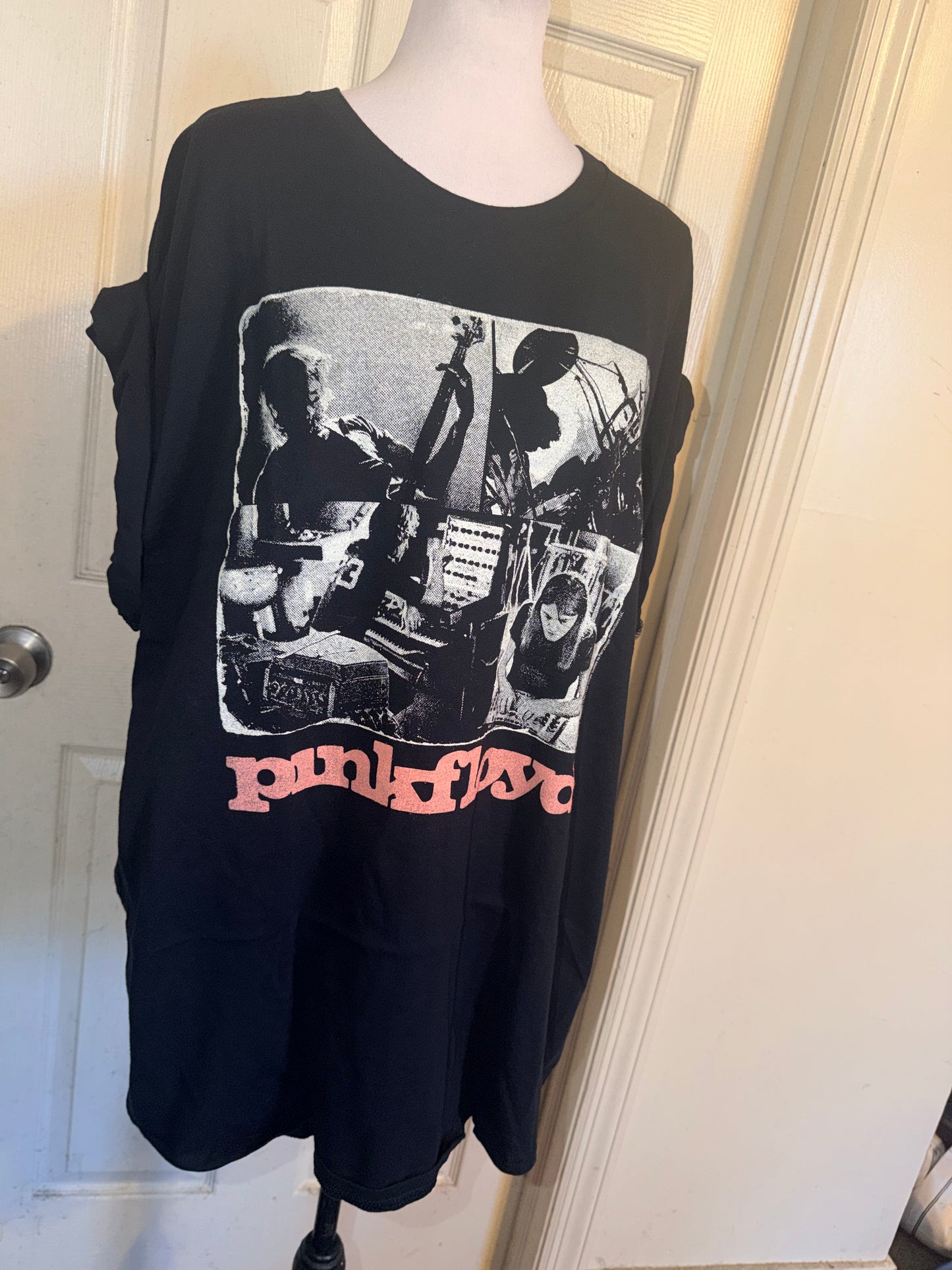 Pink Floyd Oversized Distressed Tee