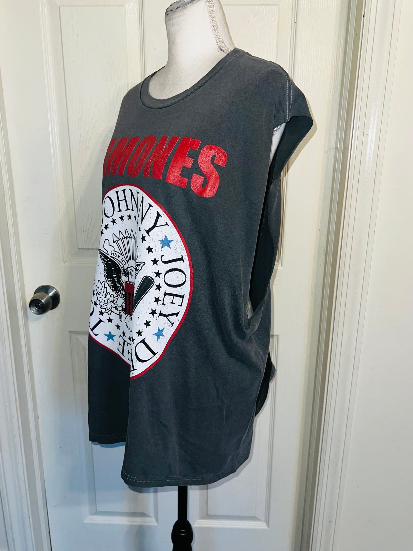 Ramones Oversized Double Oversized Distressed Tann