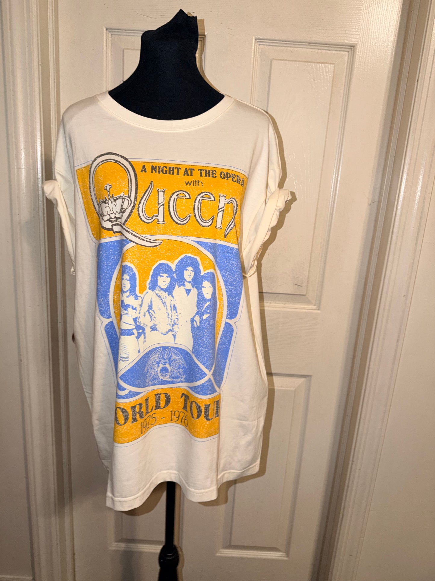 Queen Oversized Distressed Tee