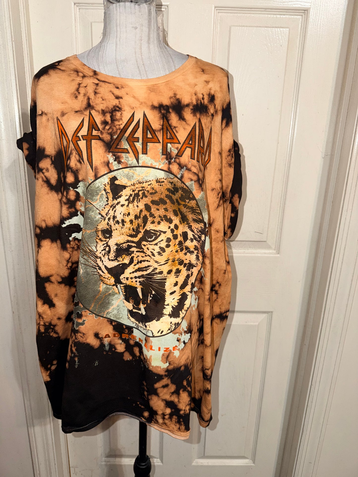 Def Leppard Oversized Distressed Tee