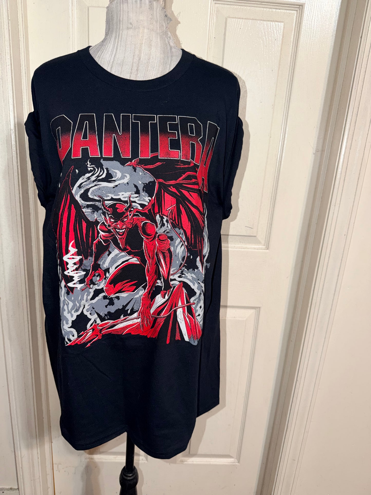 Pantera Oversized Distressed Tee