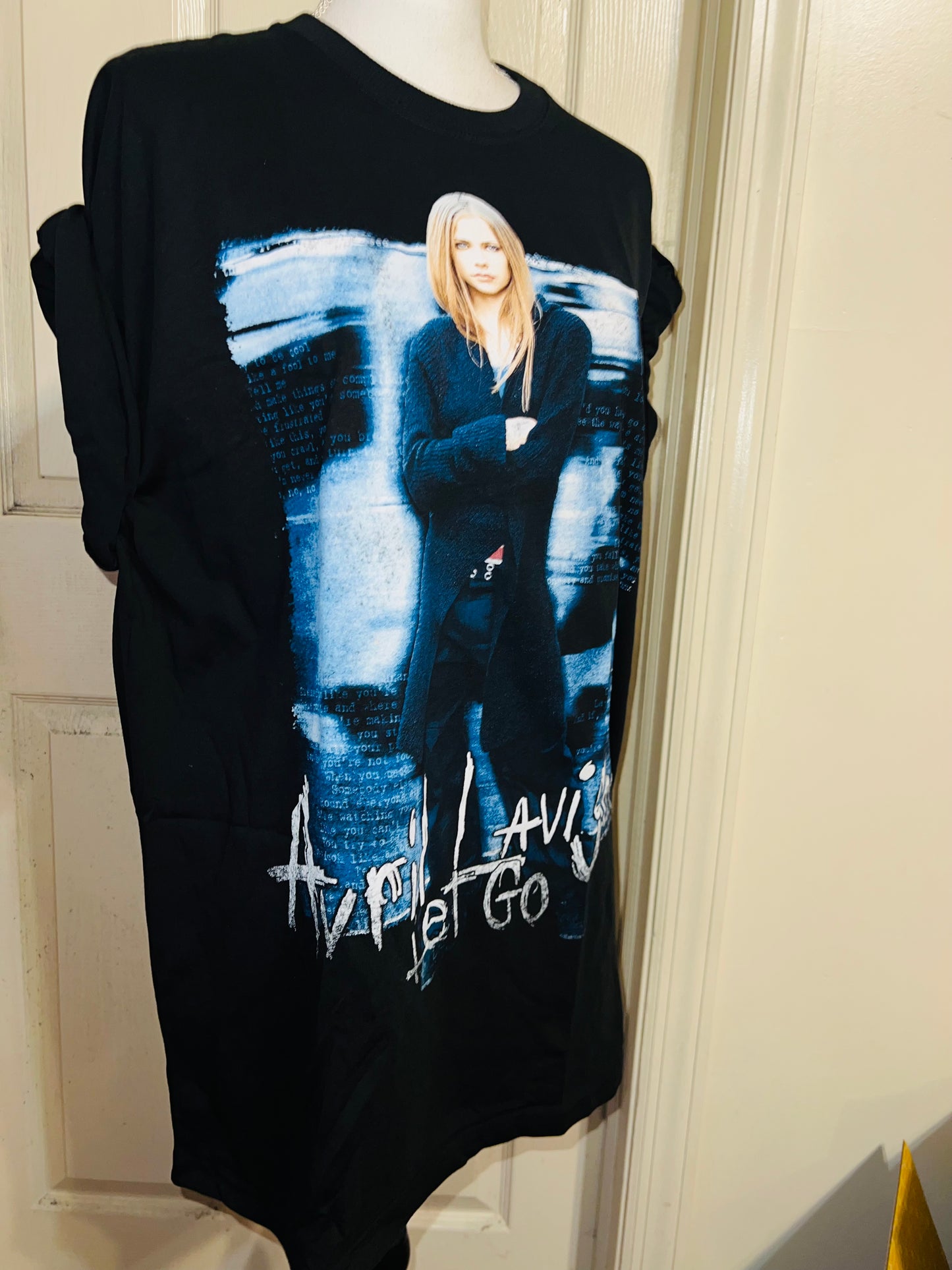 Avril Lavigne Oversized Distressed Tee