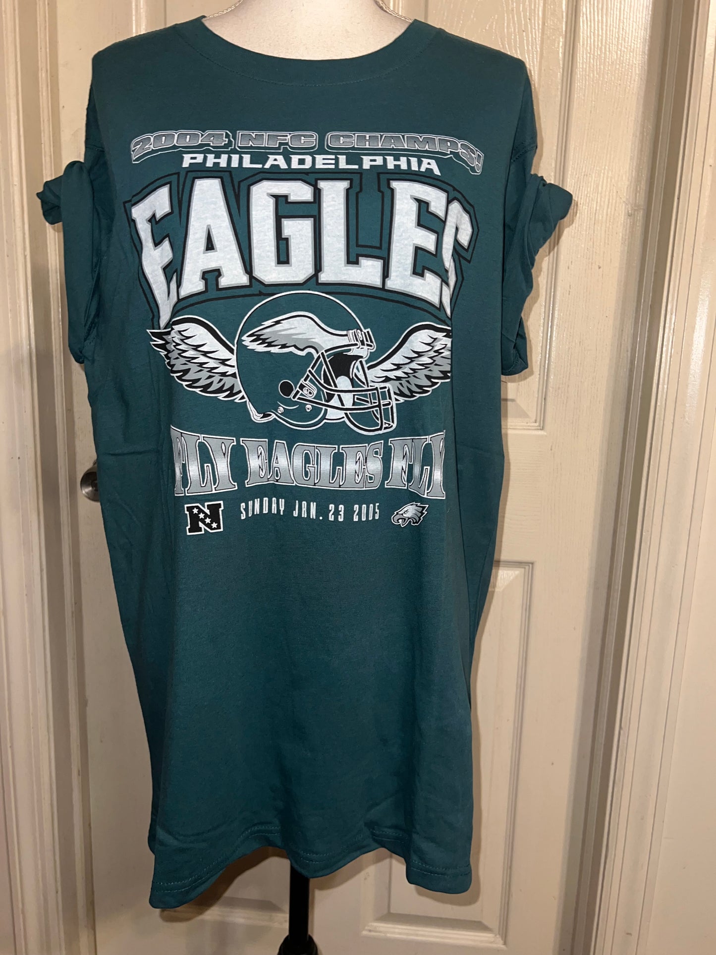 Philadelphia Eagles Oversized Distressed Tee