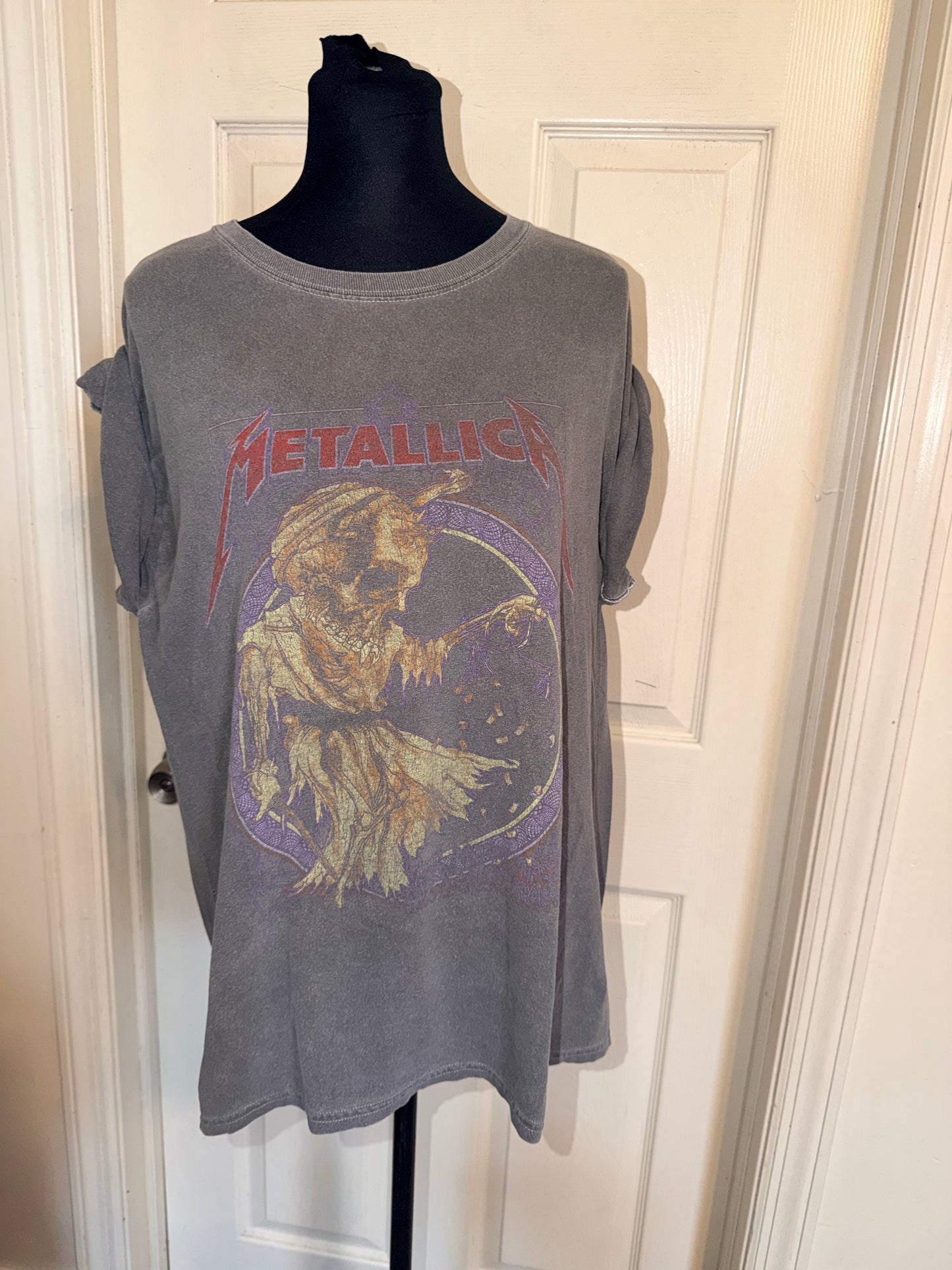 Metallica Oversized Distressed Tee