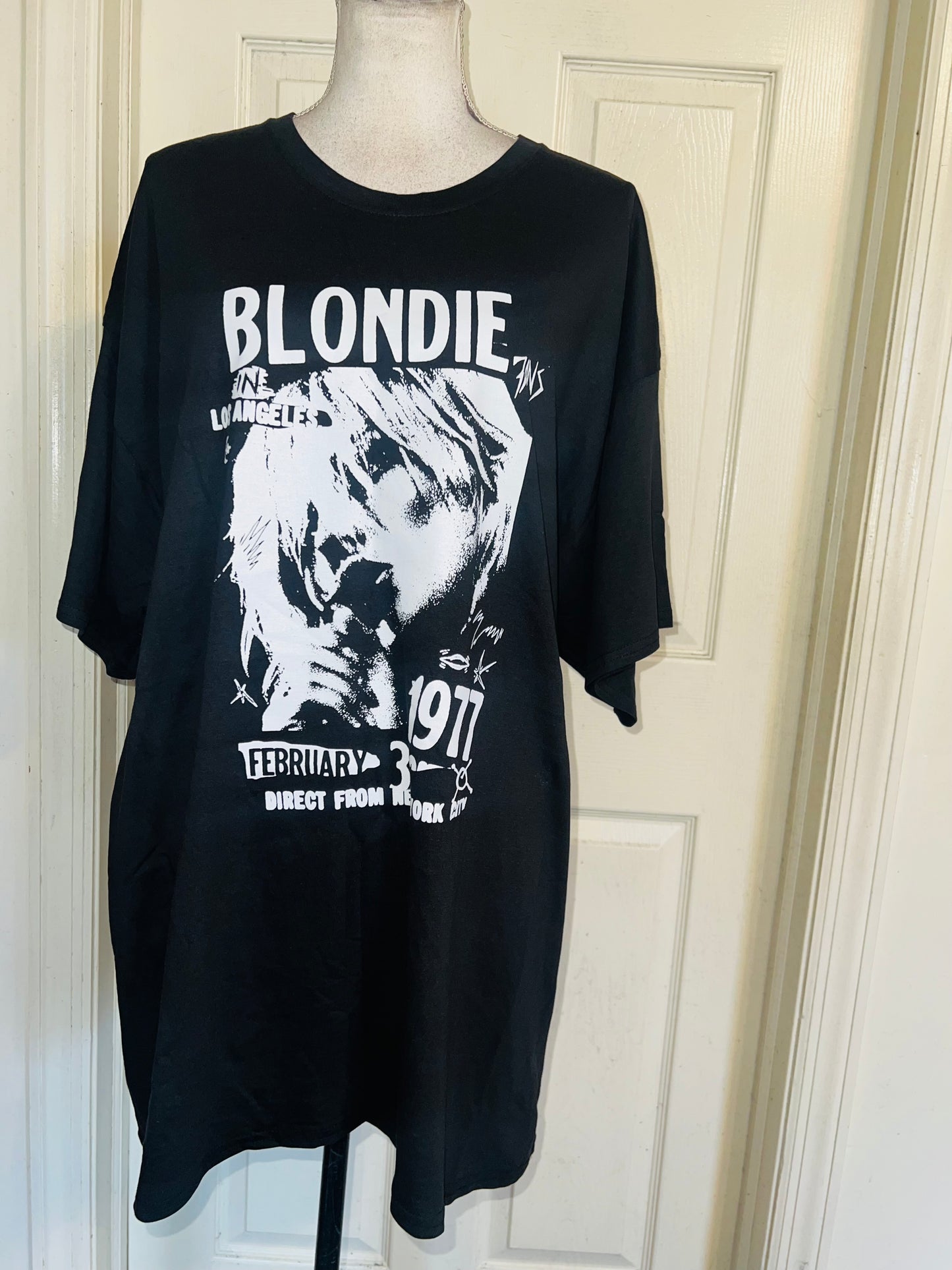 Blondie Oversized Distressed Tee
