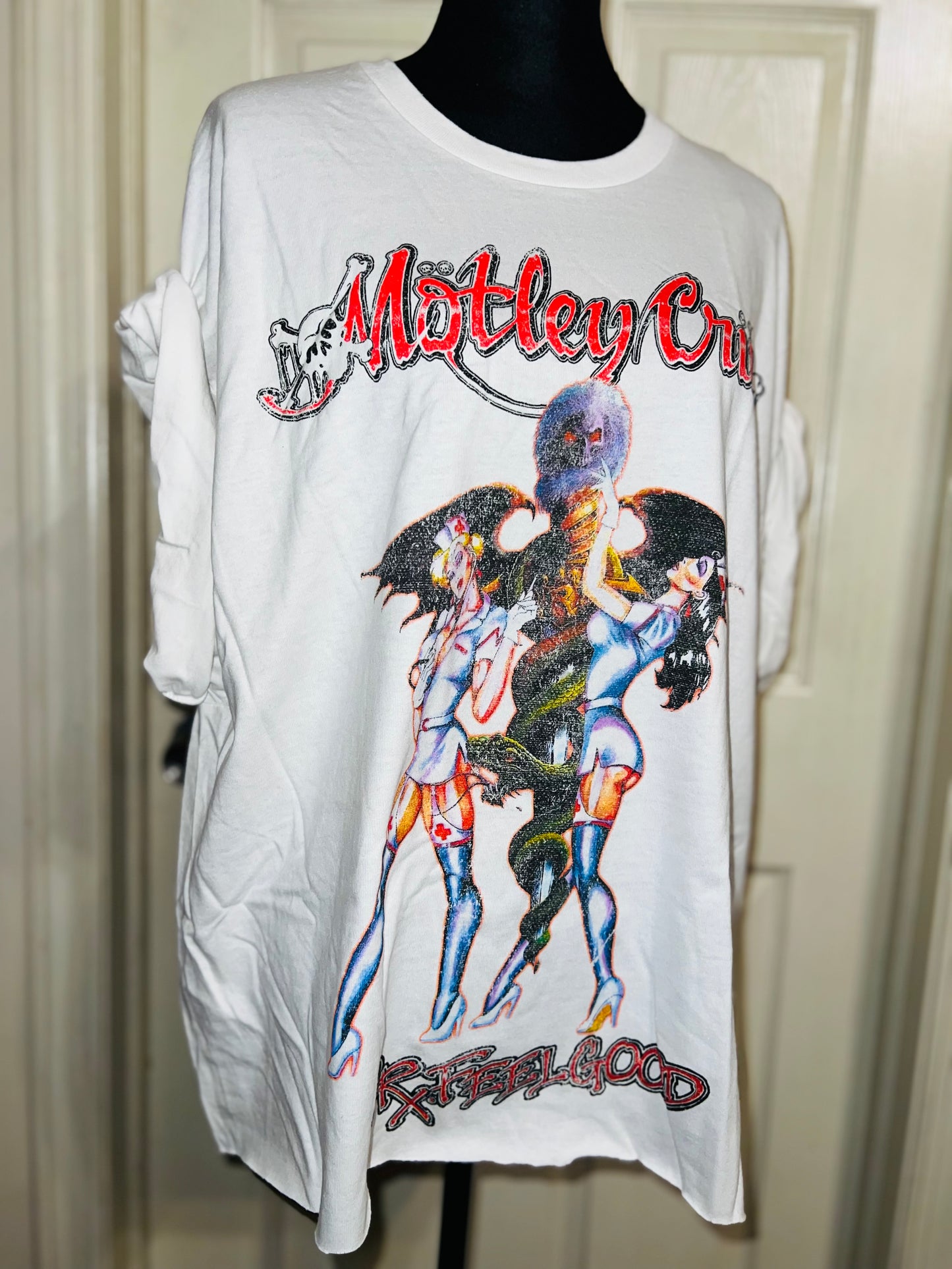 Mötley Crüe Oversized Distressed Tee