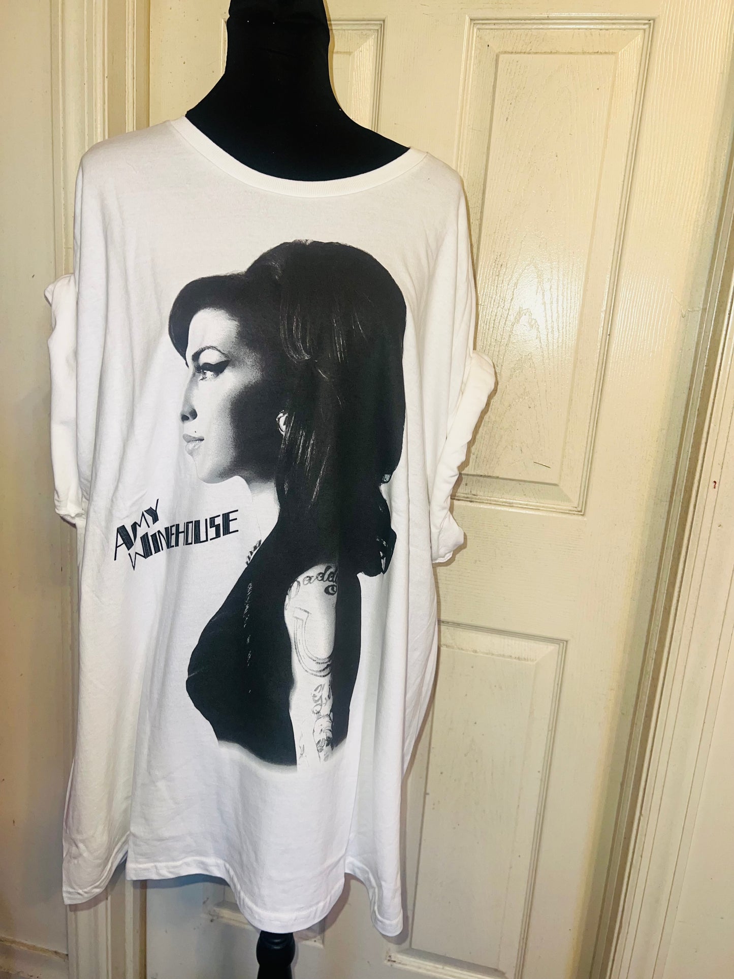 Amy Winehouse Oversized Distressed Tee