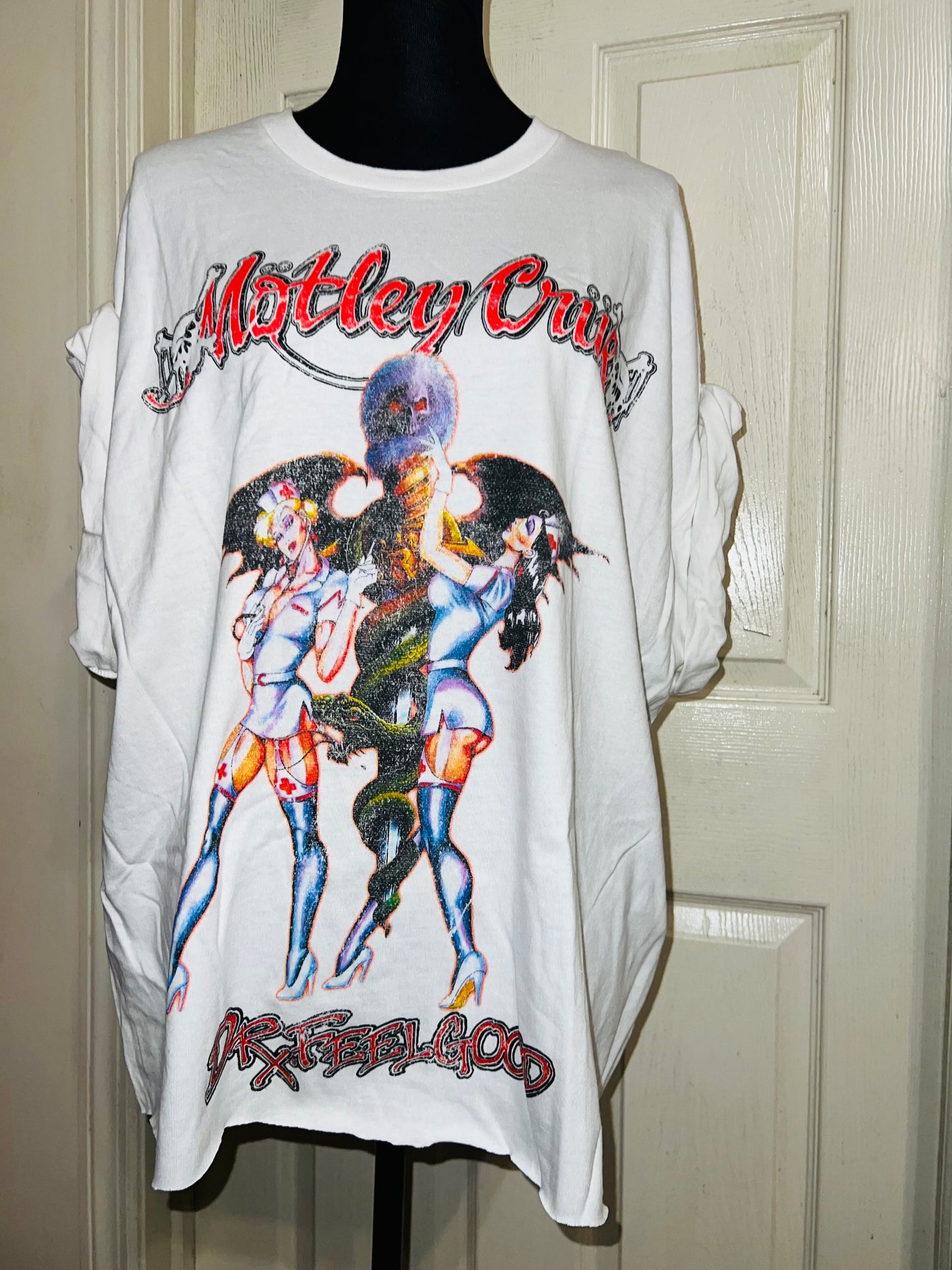 Mötley Crüe Oversized Distressed Tee