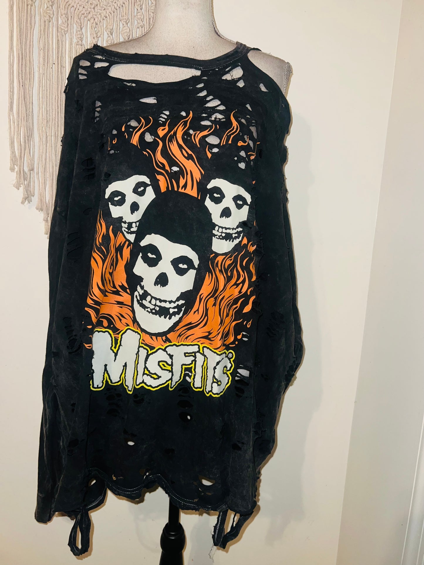 Misfits Oversized Distressed Long Sleeve Tee