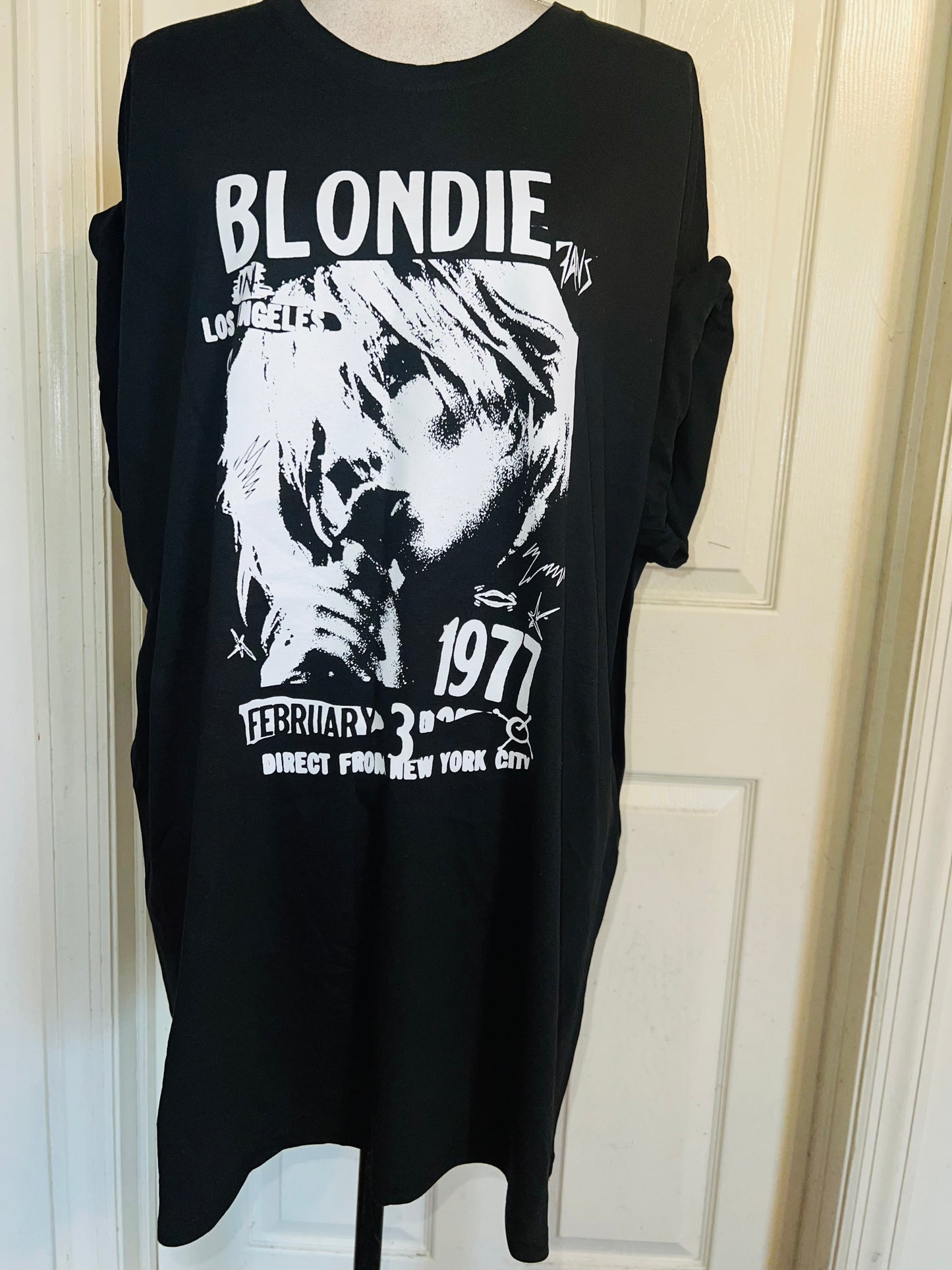 Blondie Oversized Distressed Tee