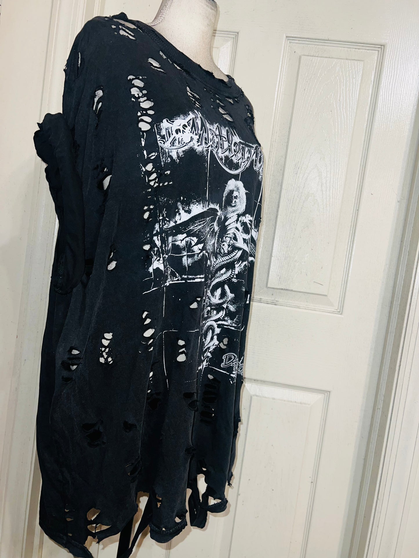Motley Crue Oversized Distressed Tee