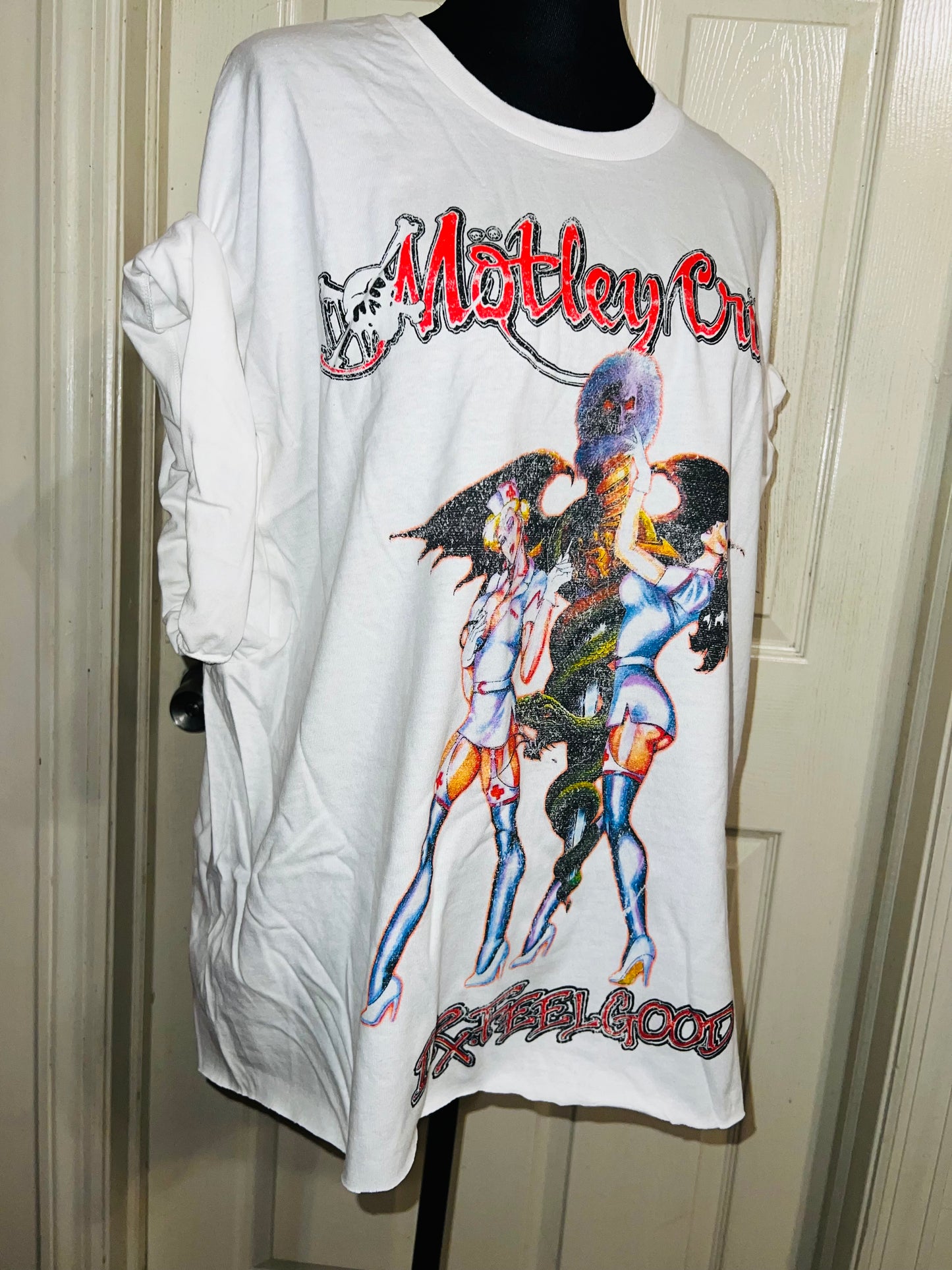 Mötley Crüe Oversized Distressed Tee