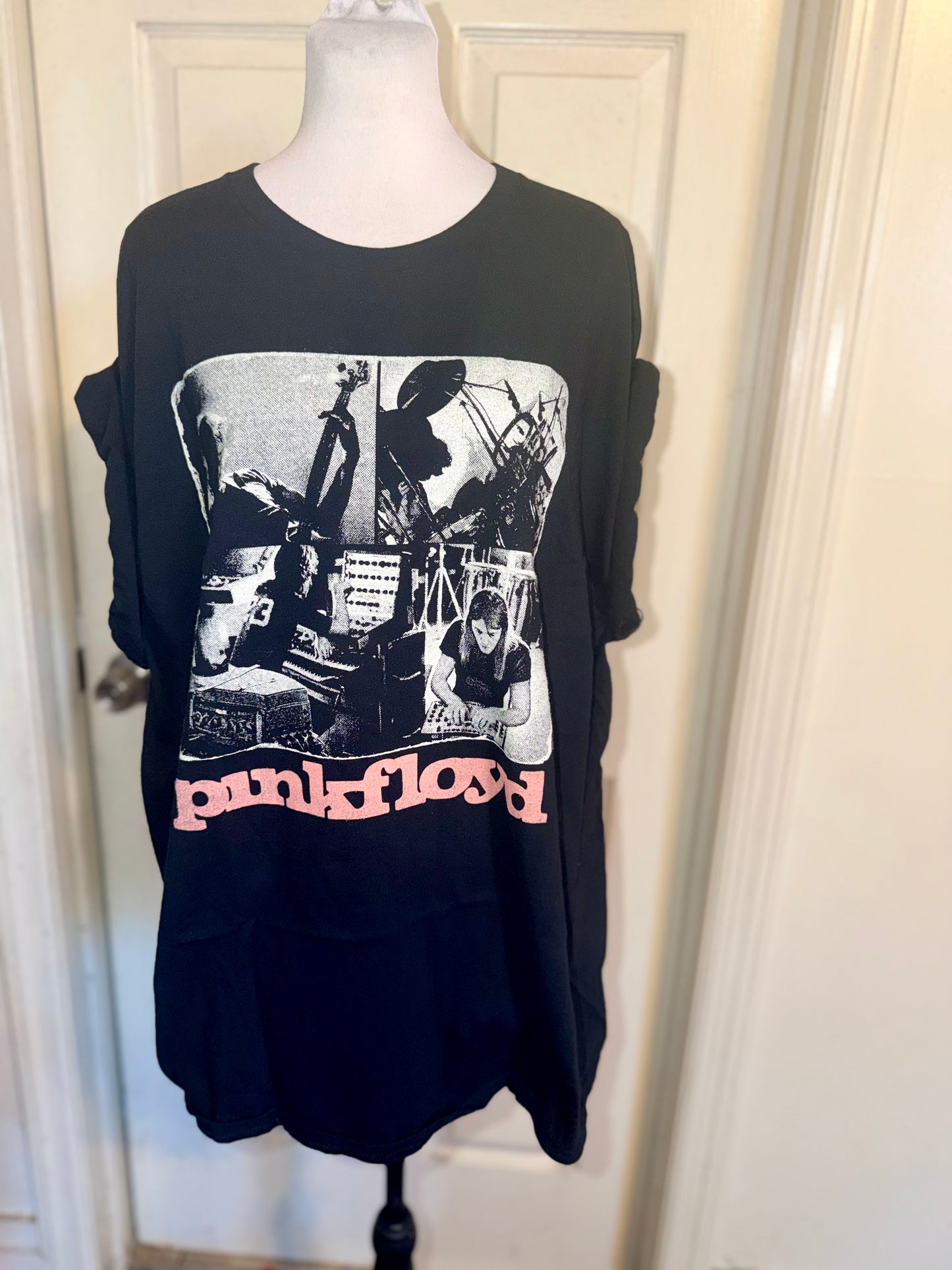 Pink Floyd Oversized Distressed Tee