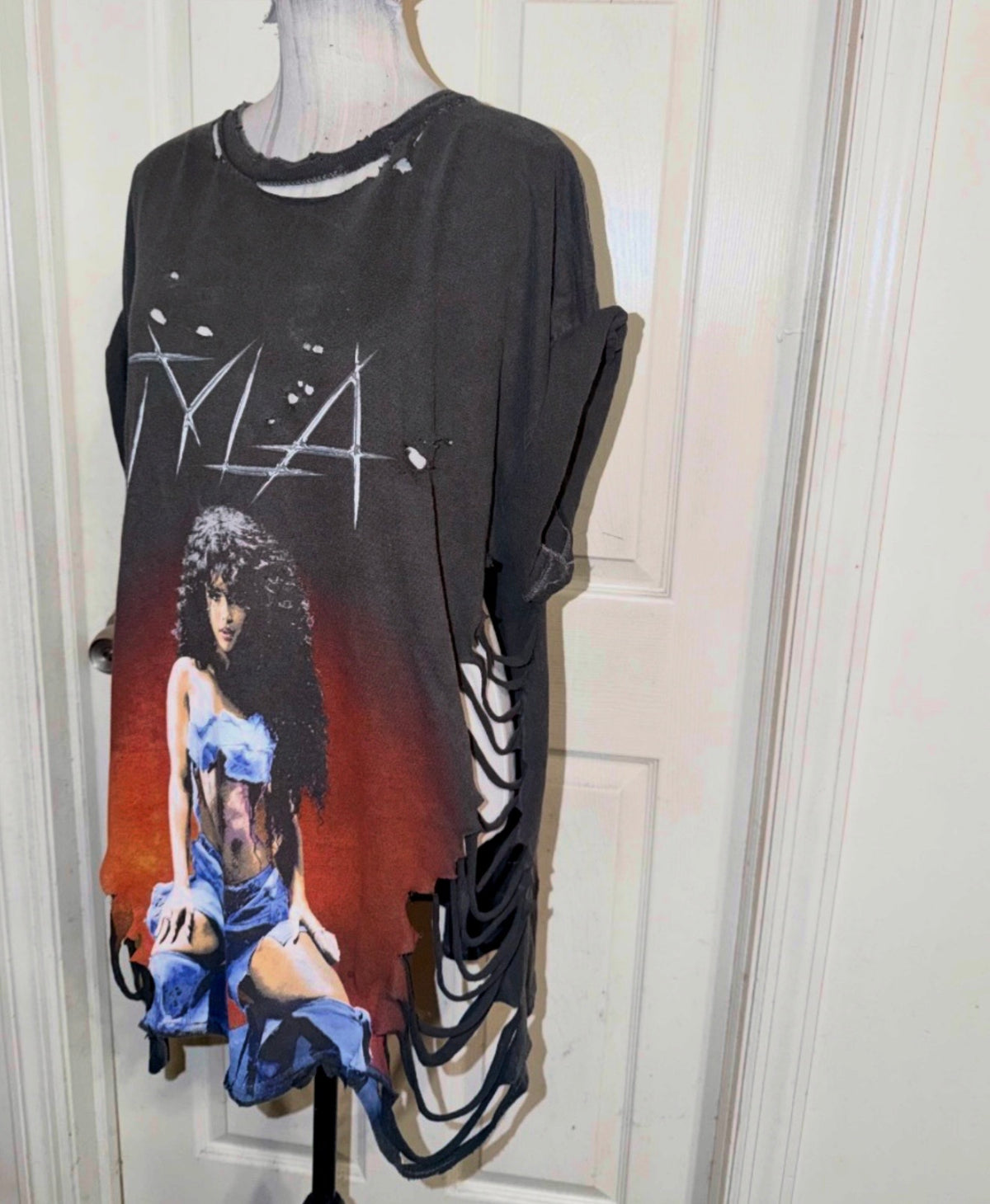 Tyla Oversized Distressed Tee (as is)