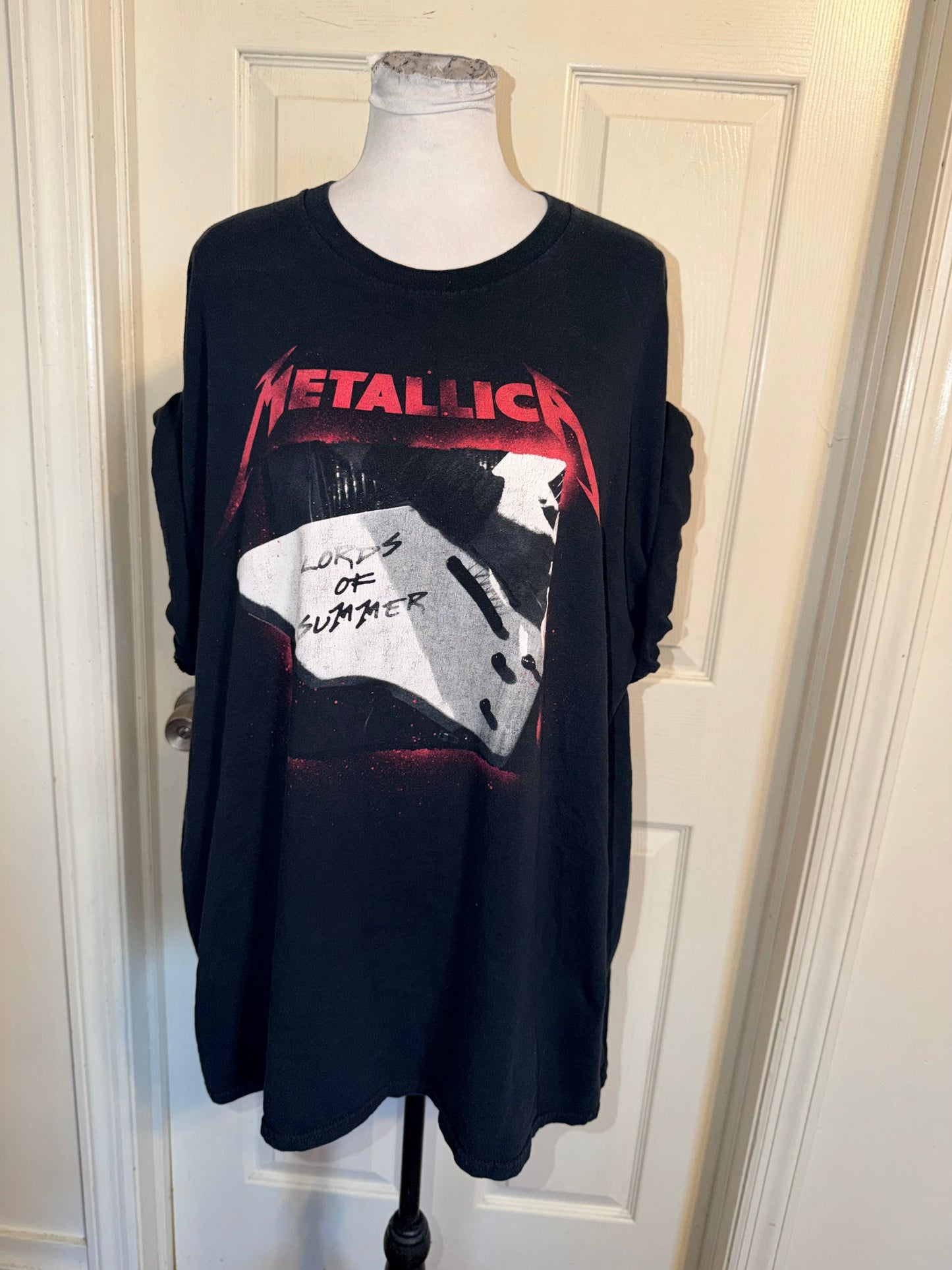 Metallica Oversized Distressed Tee