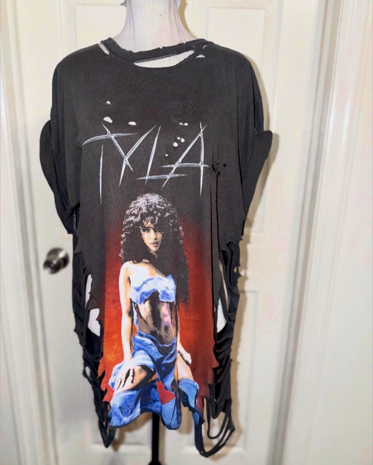 Tyla Oversized Distressed Tee (as is)