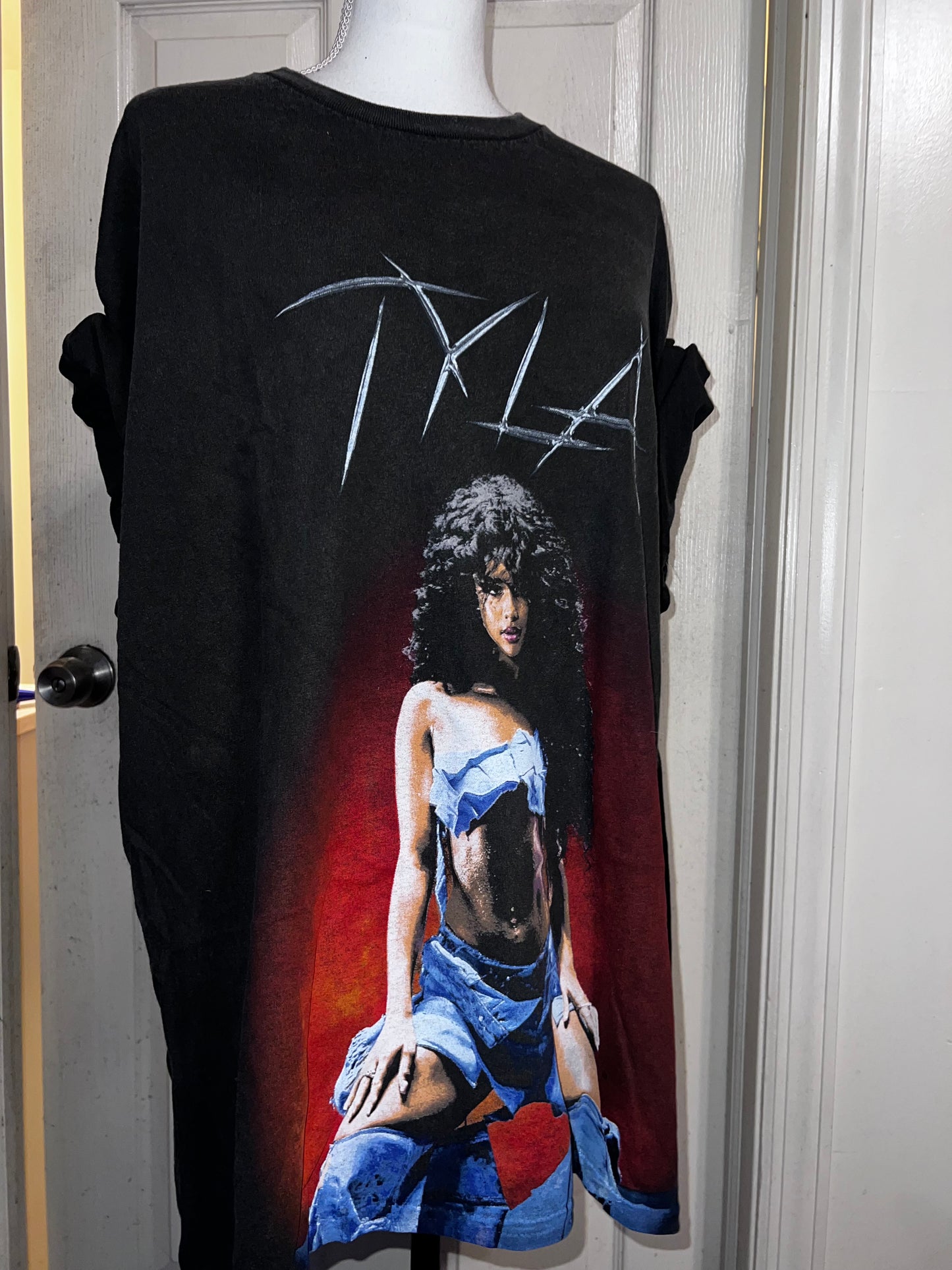 Tyla Oversized Disyressed Tee