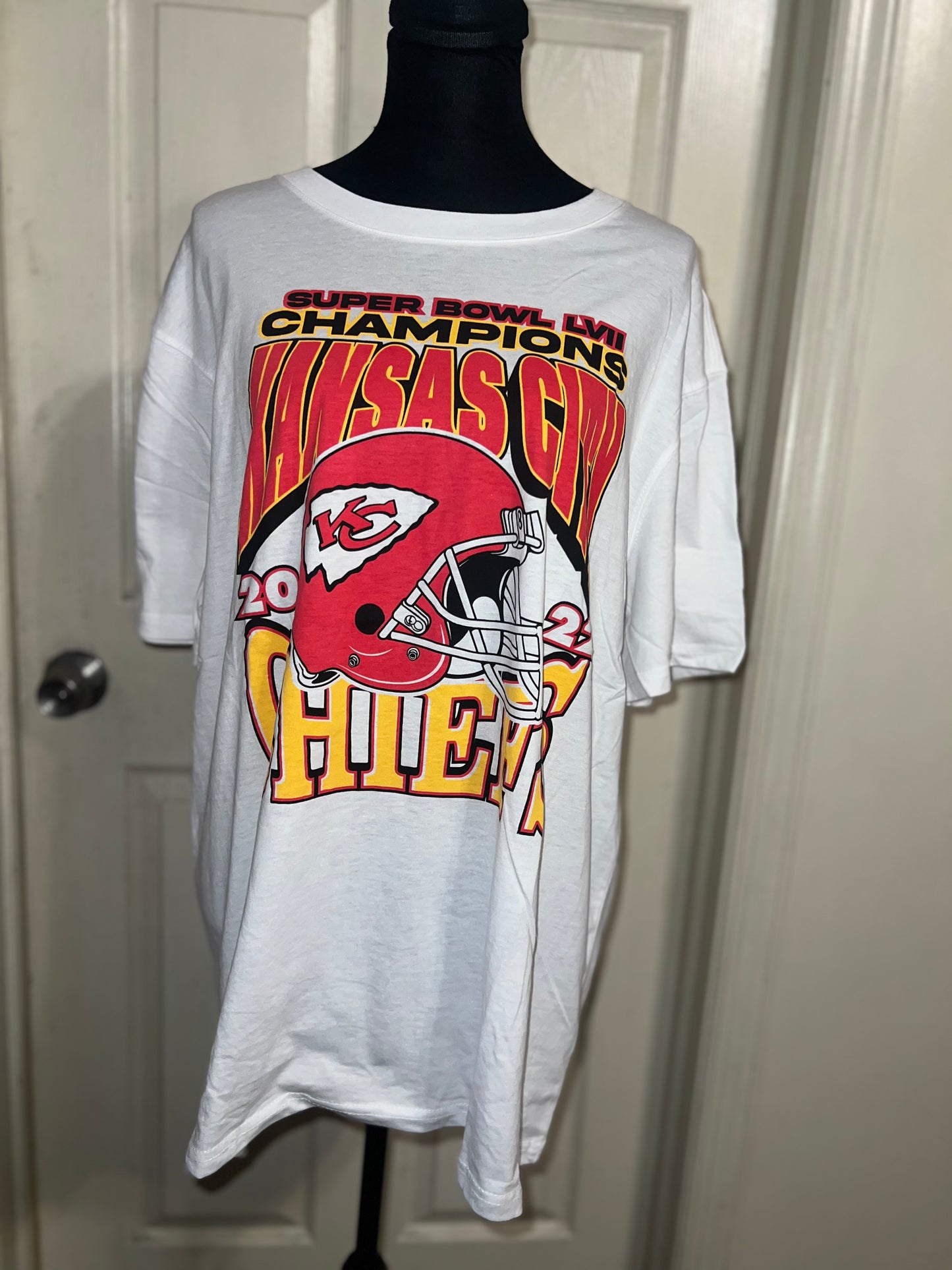 Kansas City Chiefs Oversized Distressed Tee