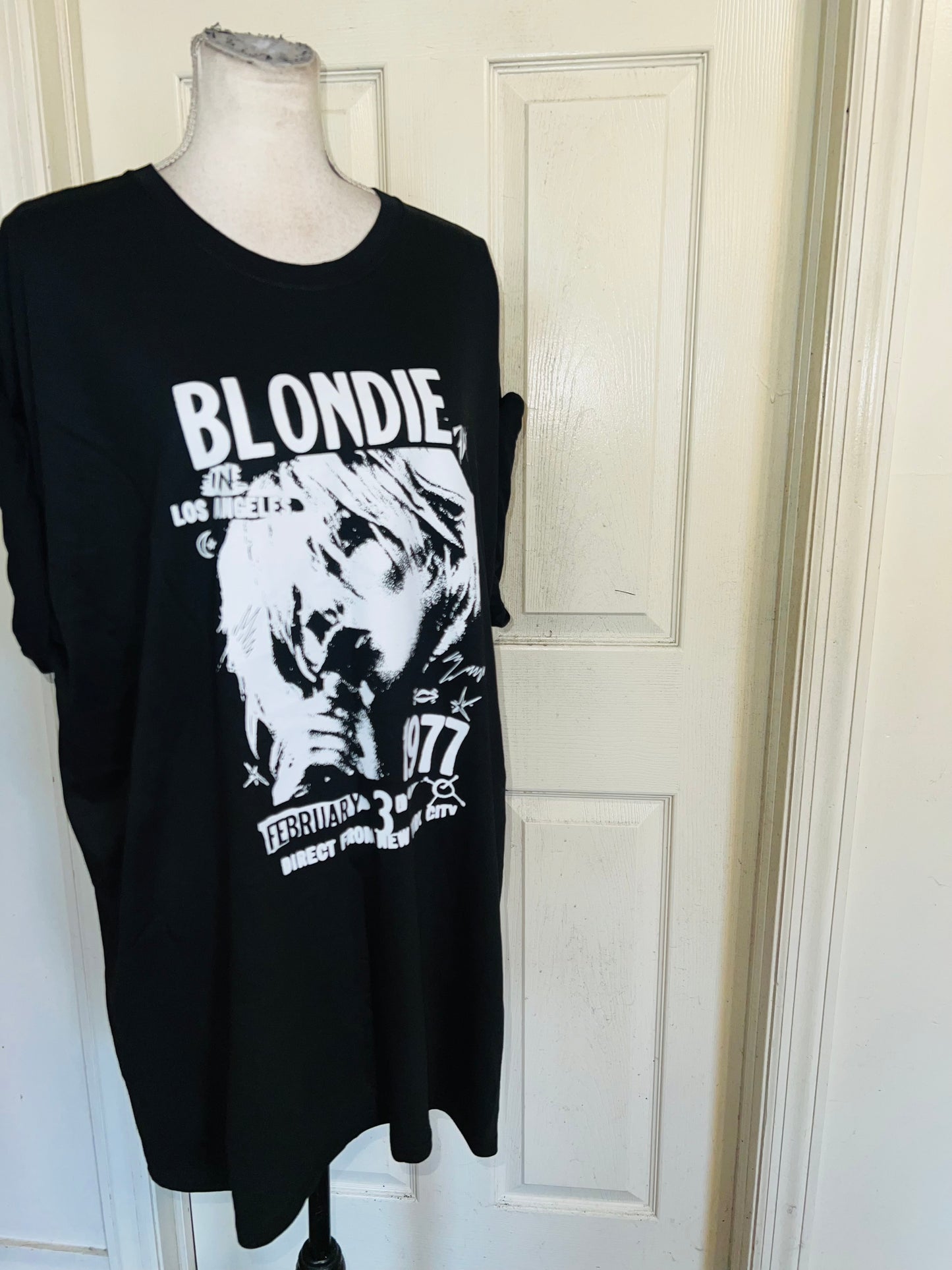 Blondie Oversized Distressed Tee