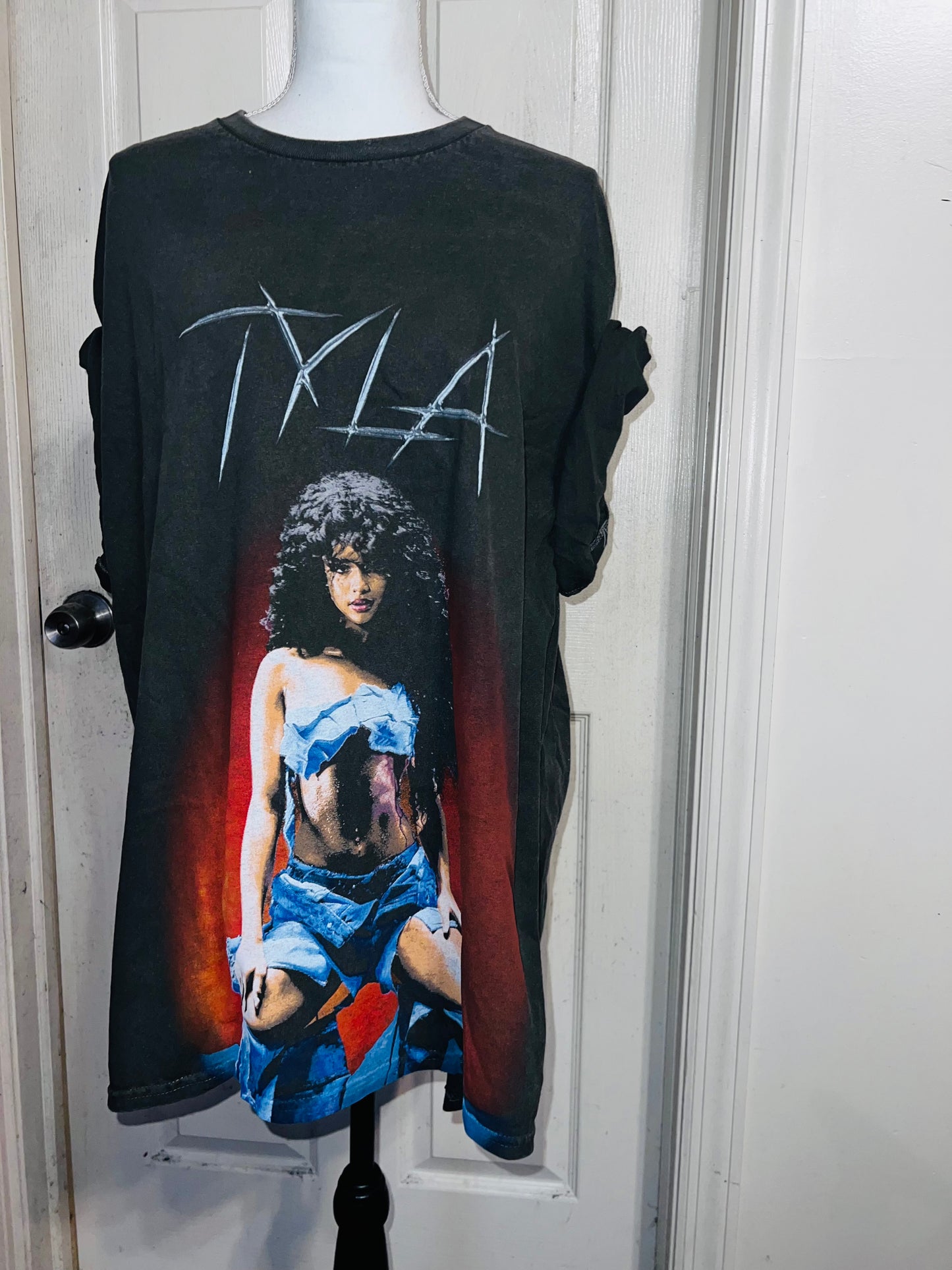 Tyla Oversized Disyressed Tee